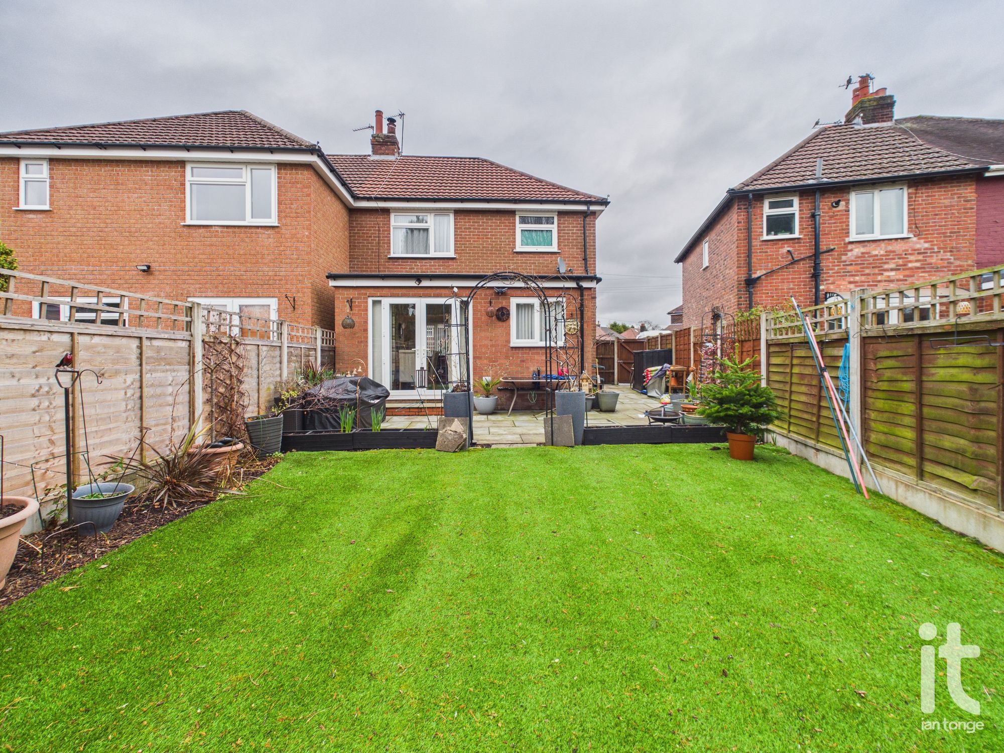 3 bedroom semi-detached house SSTC in Stockport - Photograph 8.