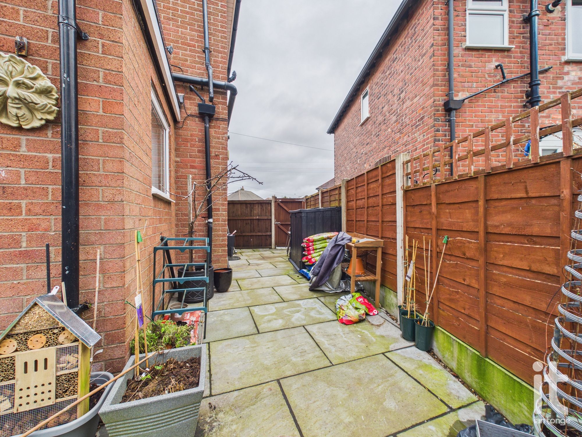 3 bedroom semi-detached house SSTC in Stockport - Photograph 6.
