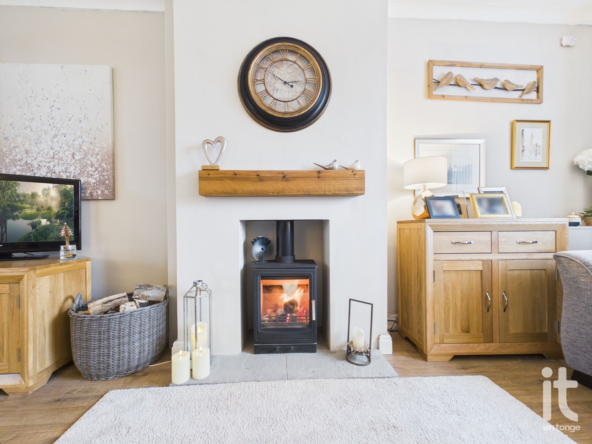 3 bedroom semi-detached house SSTC in Stockport - Photograph 16.