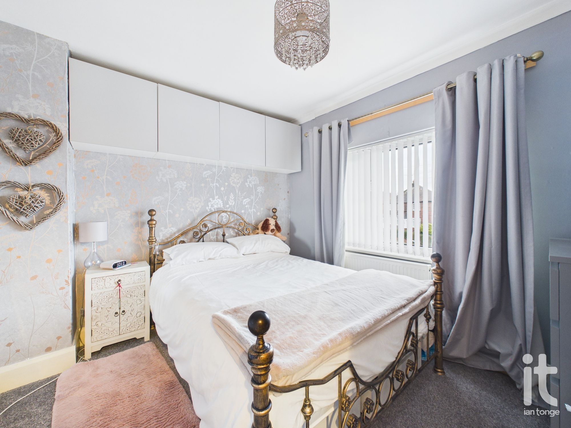 3 bedroom semi-detached house SSTC in Stockport - Photograph 28.