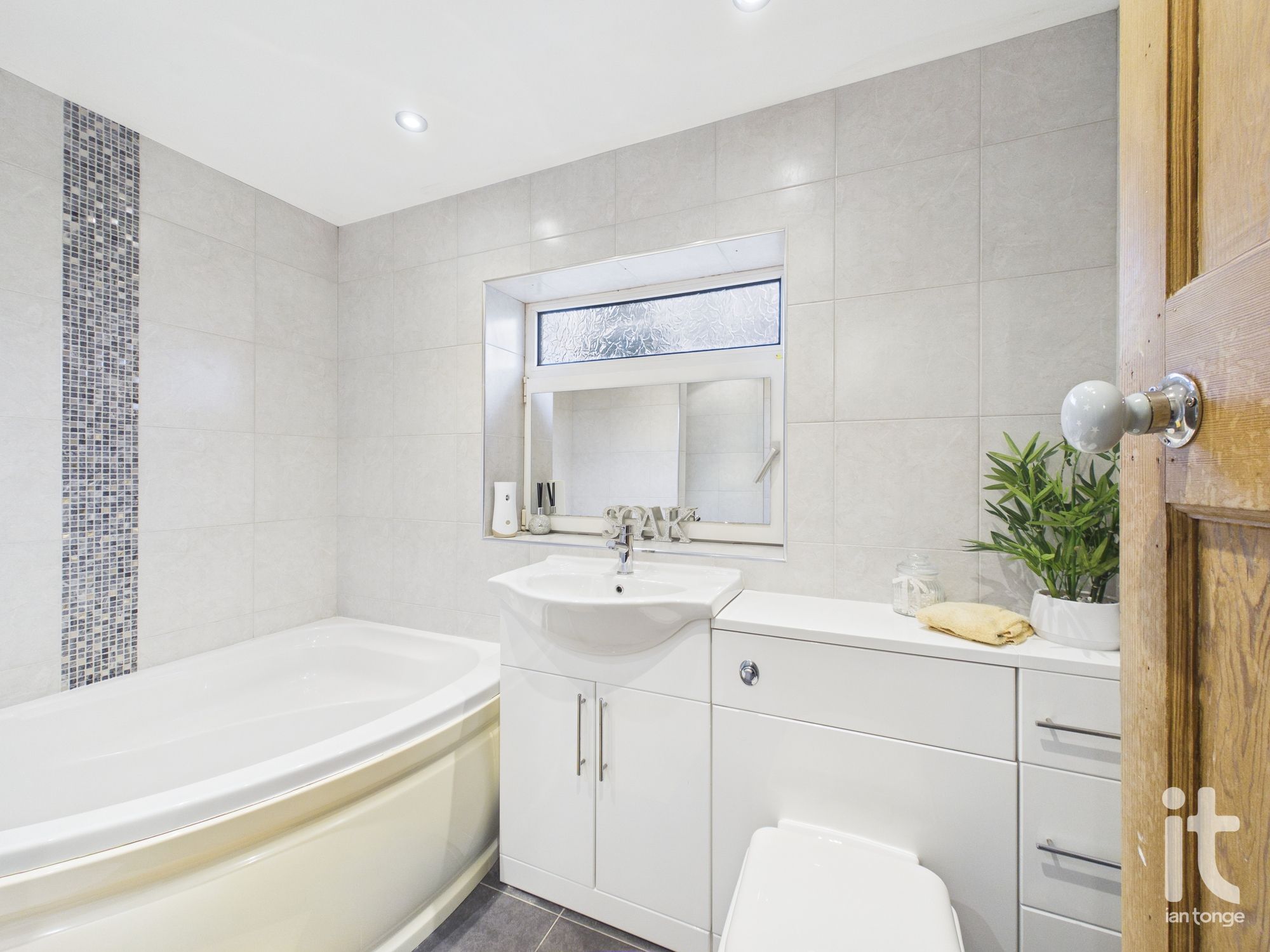 3 bedroom semi-detached house SSTC in Stockport - Photograph 33.