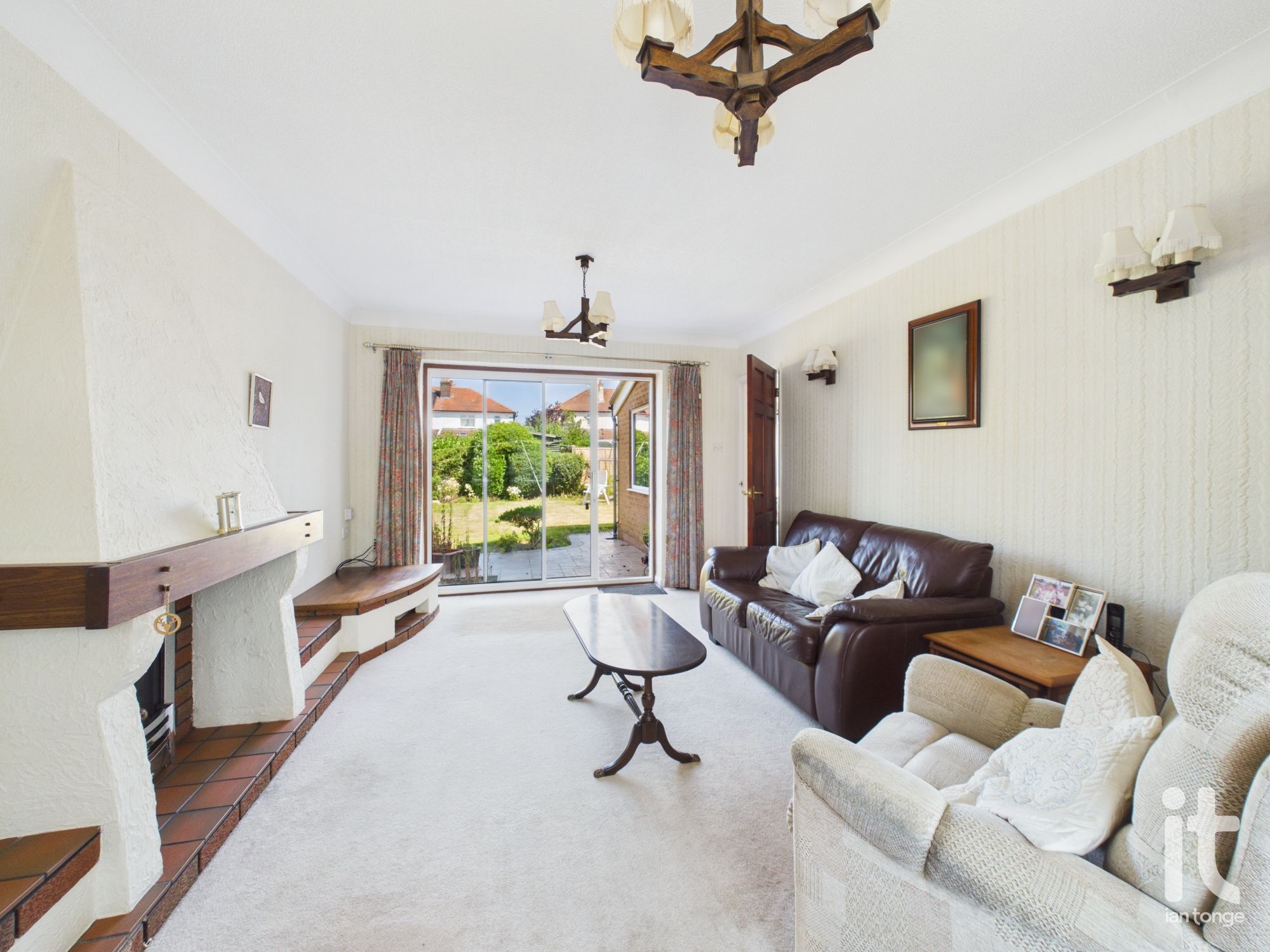 3 bedroom link detached house For Sale in Stockport - Property photograph.