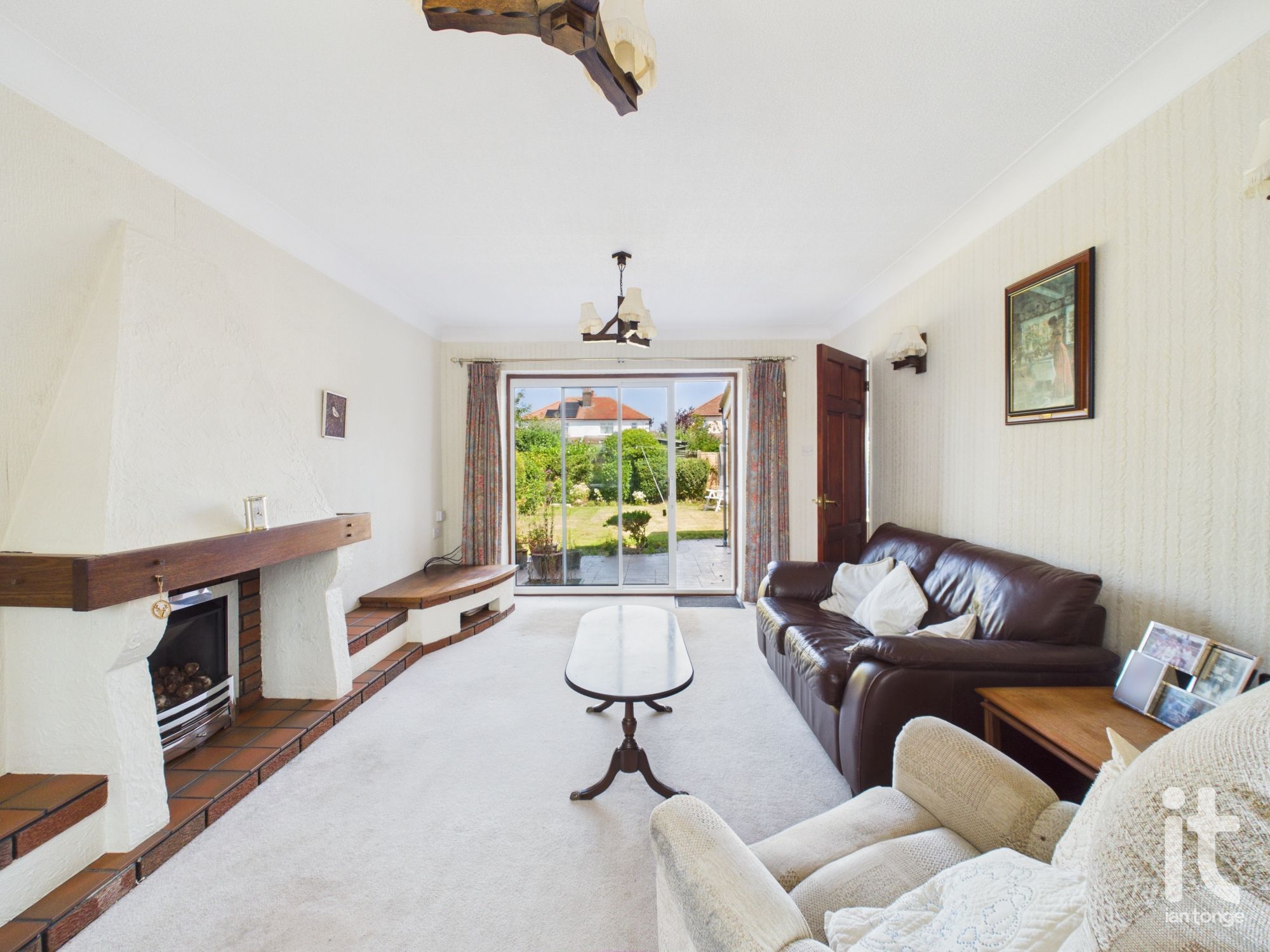 3 bedroom link detached house For Sale in Stockport - Photograph 6.