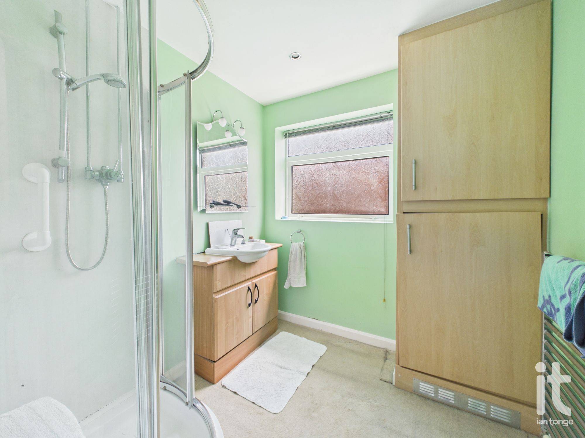 3 bedroom link detached house For Sale in Stockport - Photograph 14.