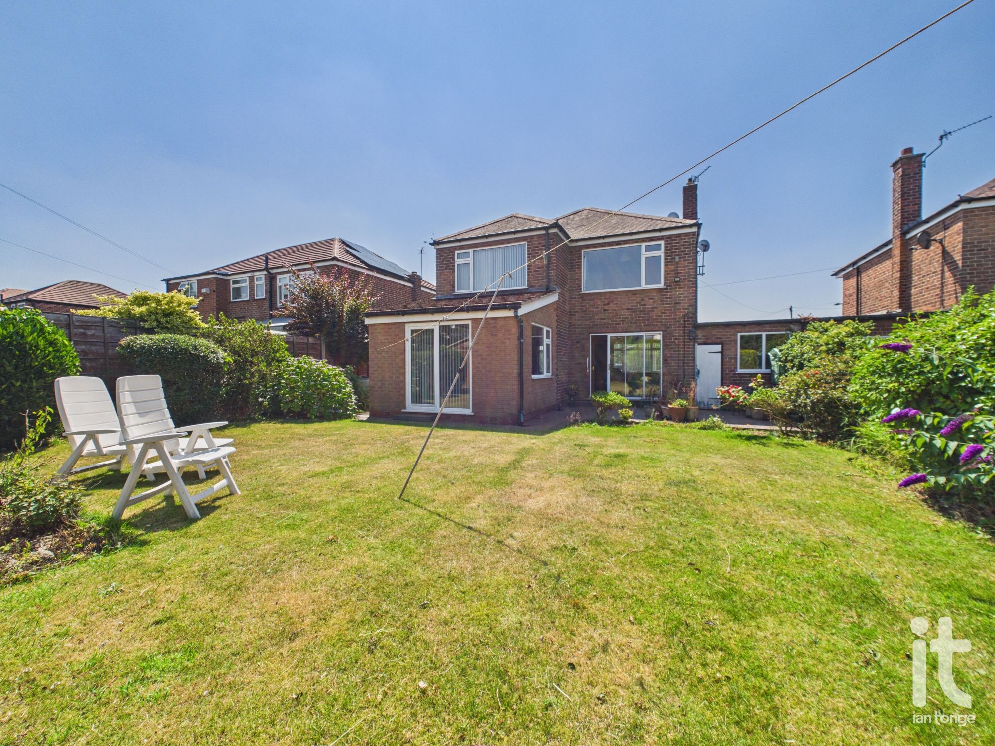 3 bedroom link detached house For Sale in Stockport - Photograph 4.