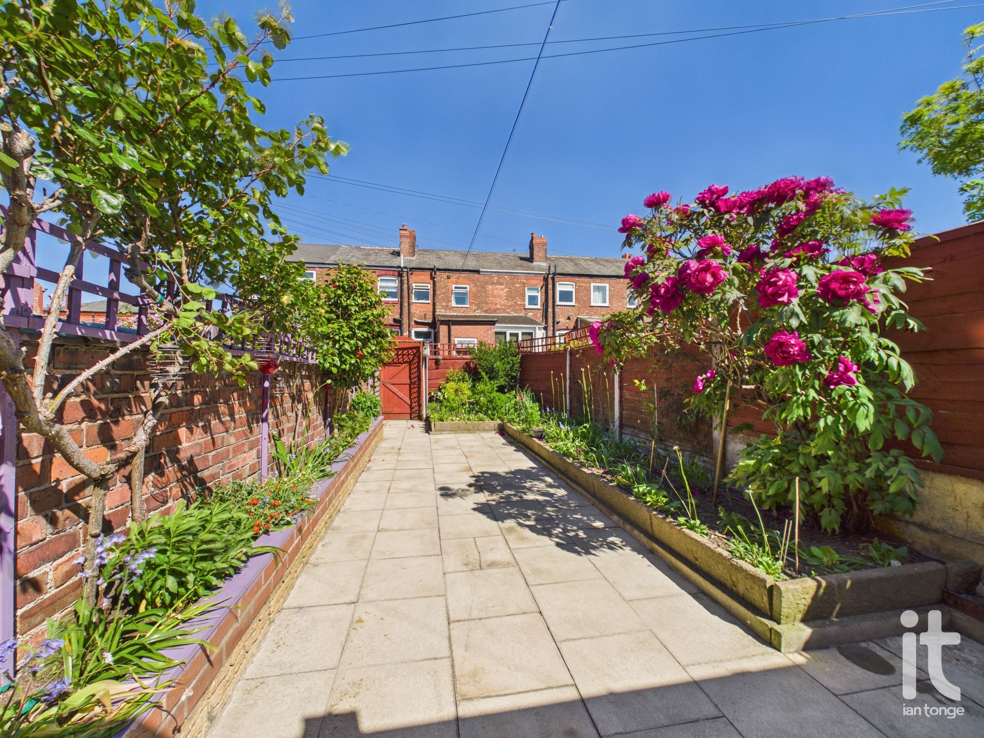 2 bedroom mid terraced house For Sale in Stockport - Photograph 2.