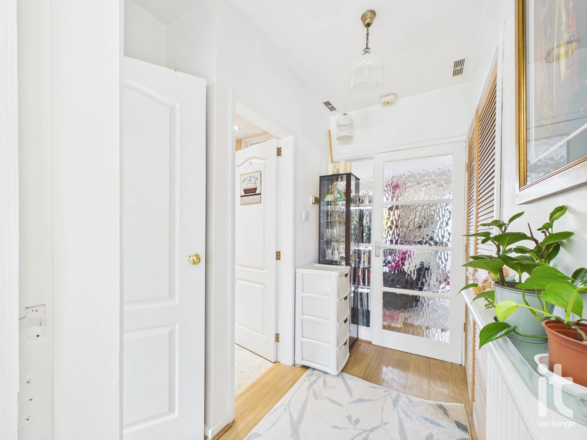 1 bedroom terraced bungalow For Sale in Stockport - Photograph 2.