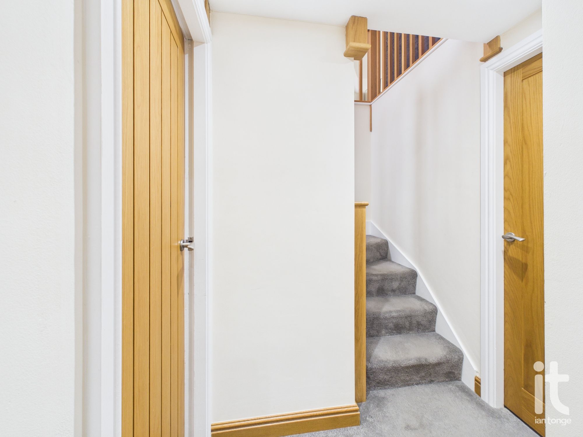 6 bedroom semi-detached house Under Offer in Stockport - Photograph 21.