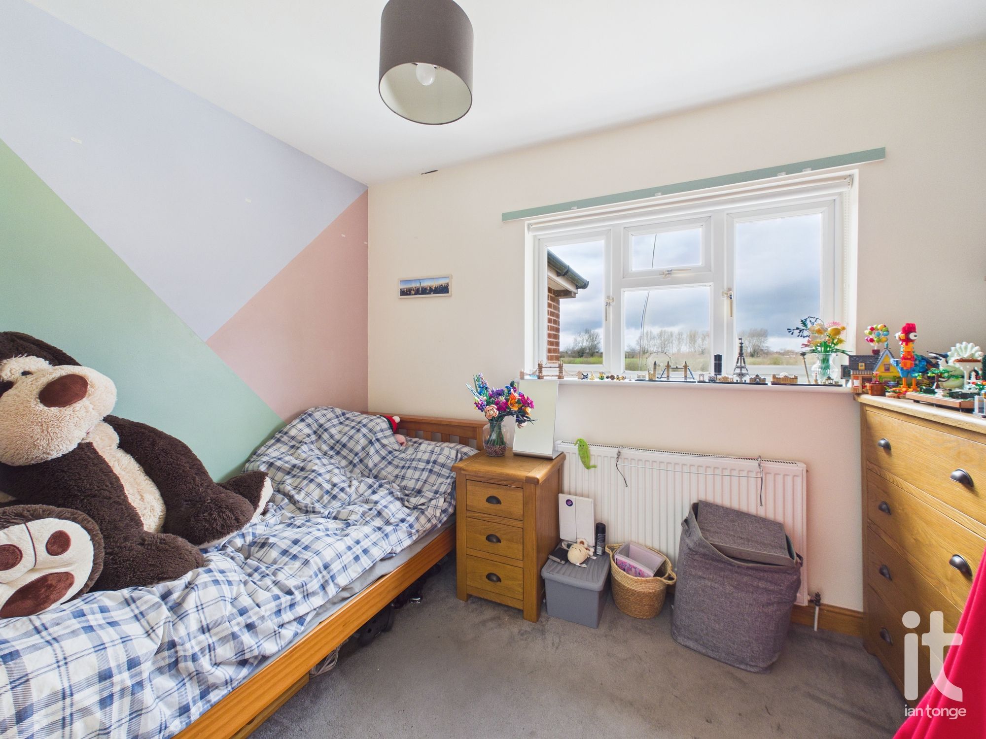 6 bedroom semi-detached house Under Offer in Stockport - Photograph 25.