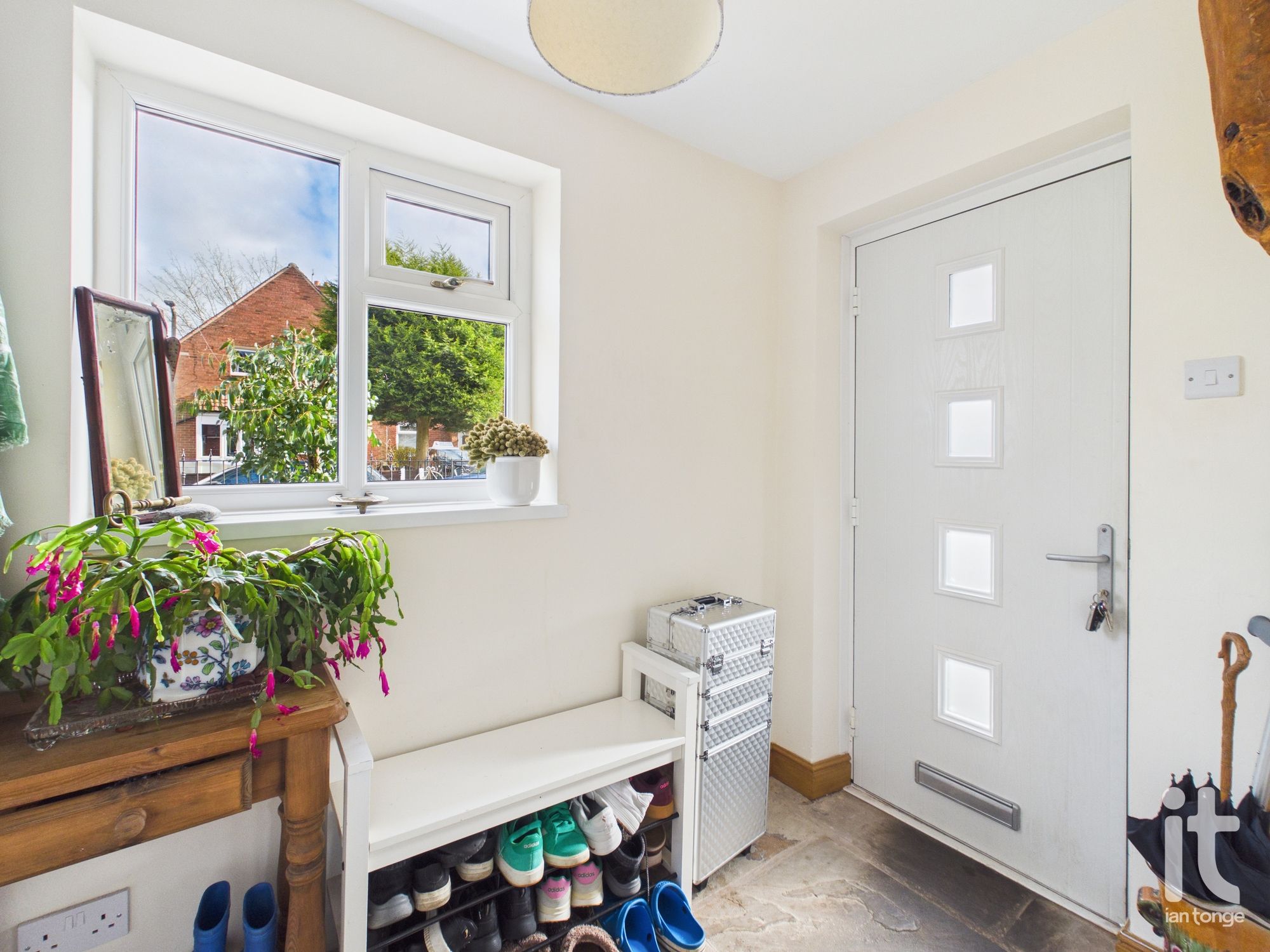 6 bedroom semi-detached house Under Offer in Stockport - Photograph 6.