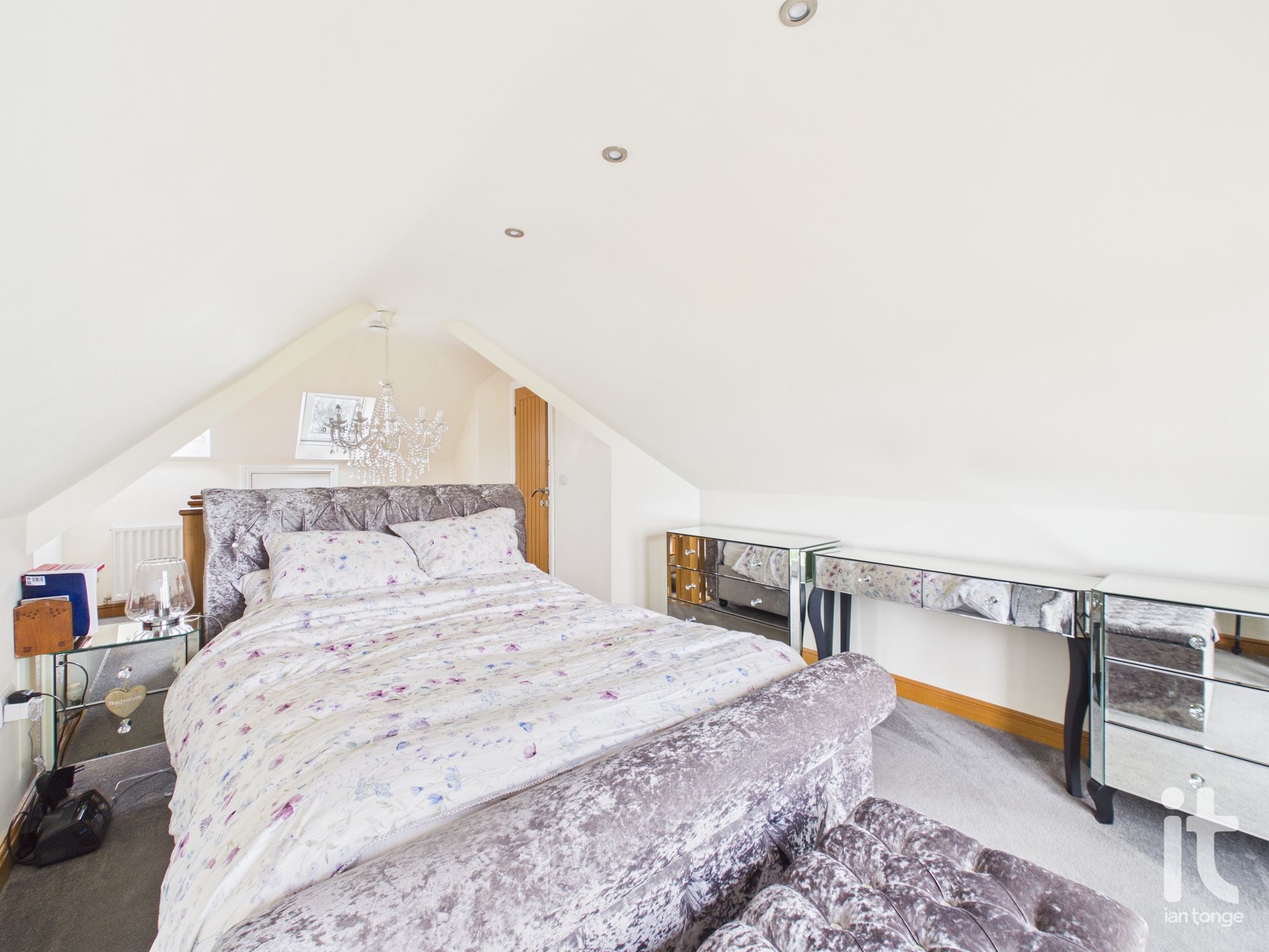6 bedroom semi-detached house Under Offer in Stockport - Photograph 30.