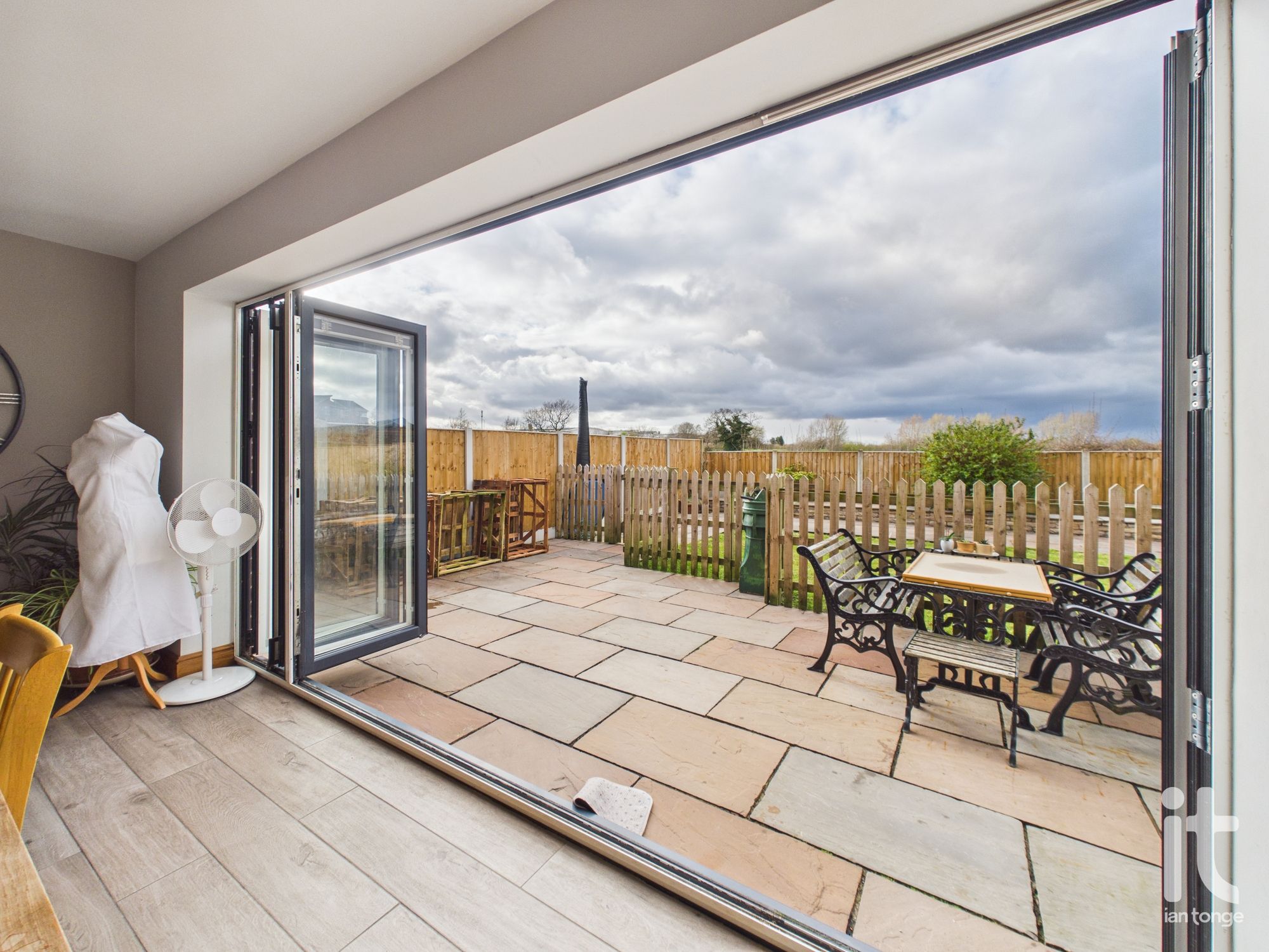 6 bedroom semi-detached house Under Offer in Stockport - Photograph 16.