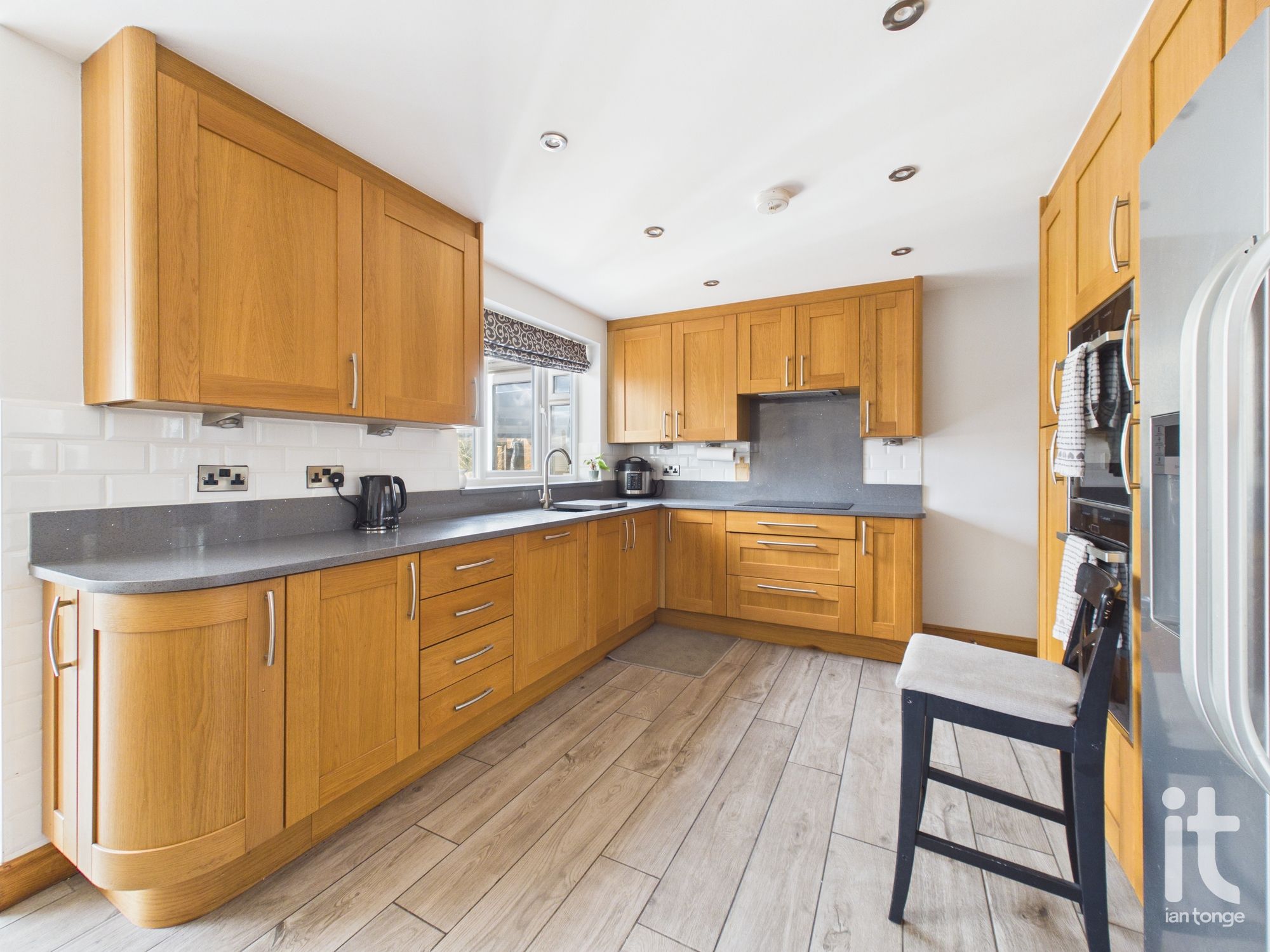 6 bedroom semi-detached house Under Offer in Stockport - Photograph 19.