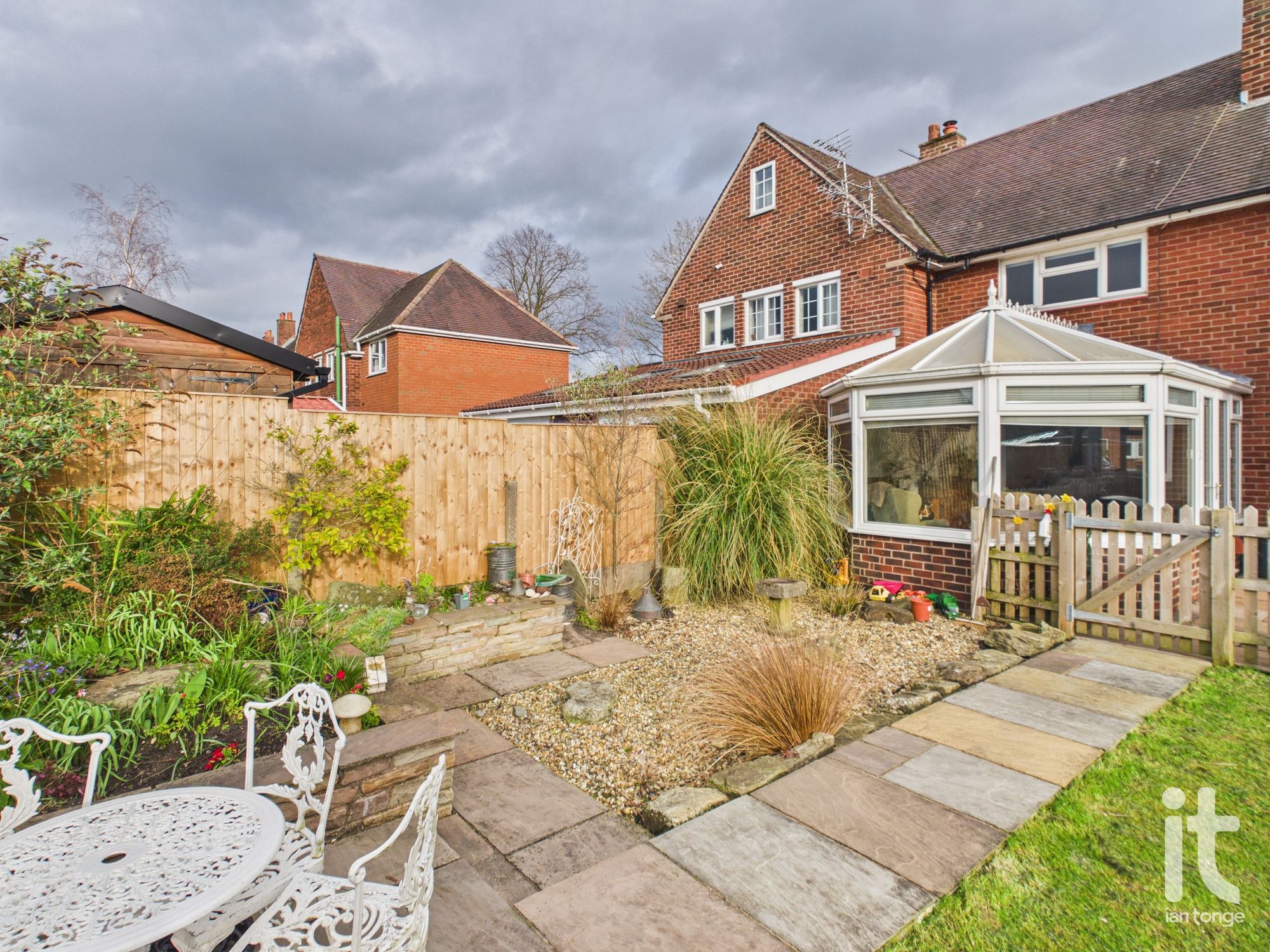 6 bedroom semi-detached house Under Offer in Stockport - Photograph 41.