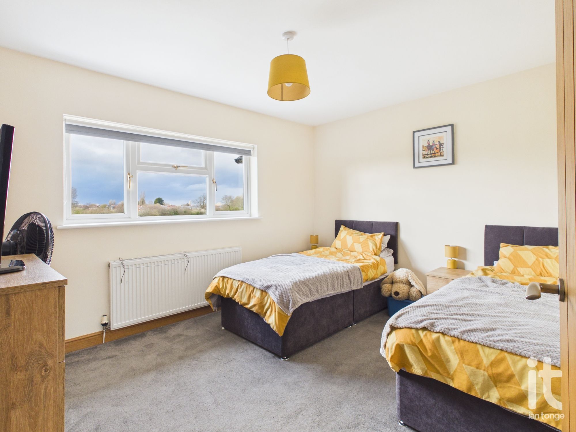 6 bedroom semi-detached house Under Offer in Stockport - Photograph 23.