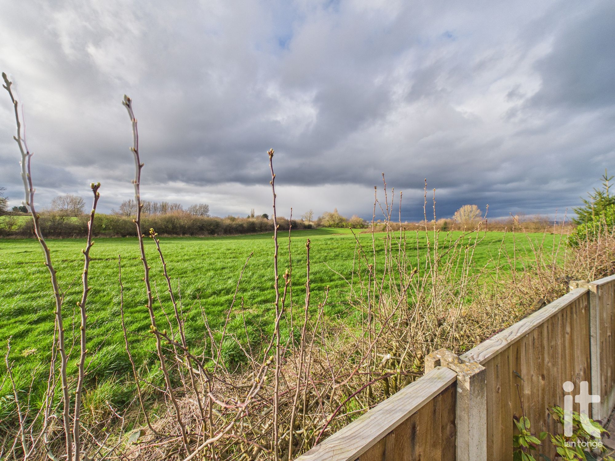 6 bedroom semi-detached house Under Offer in Stockport - Photograph 39.