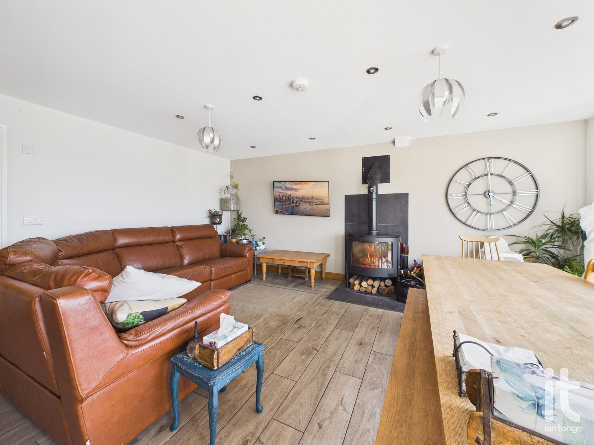 6 bedroom semi-detached house Under Offer in Stockport - Photograph 15.