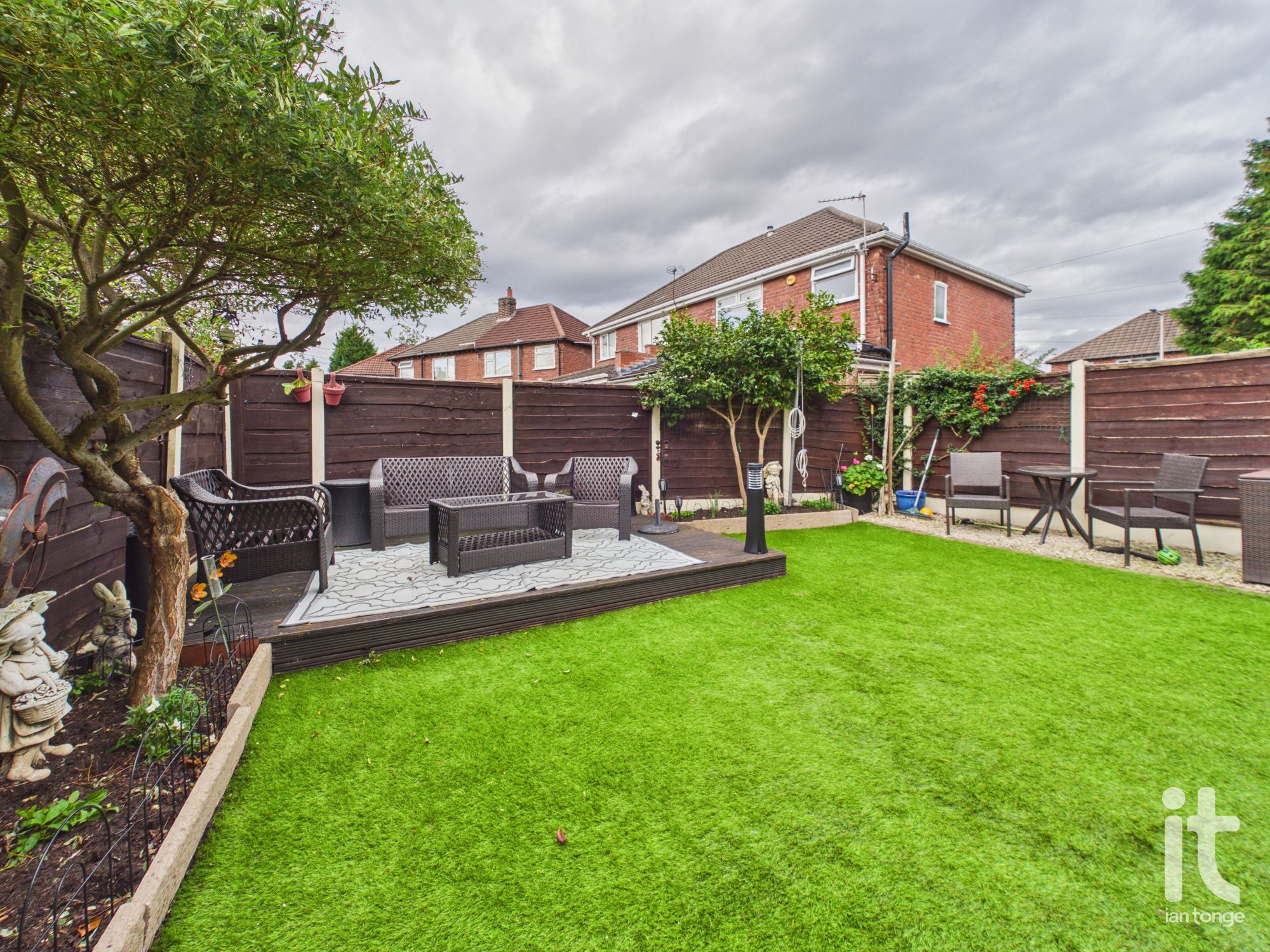 3 bedroom semi-detached house For Sale in Stockport - Property photograph.