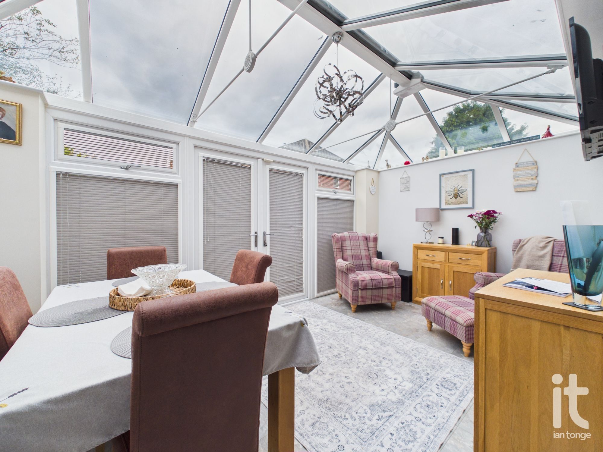 3 bedroom semi-detached house For Sale in Stockport - Photograph 10.
