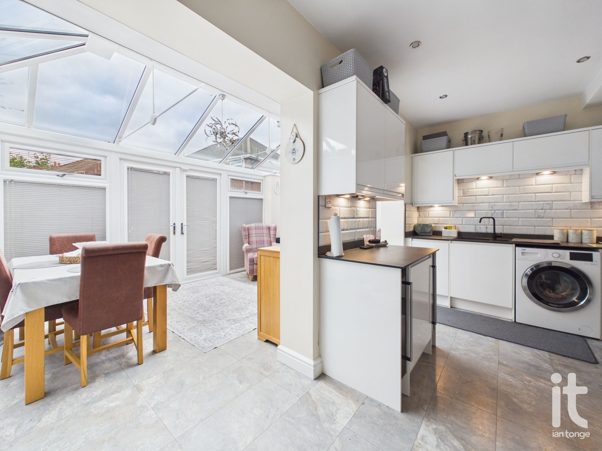 3 bedroom semi-detached house For Sale in Stockport - Property photograph.