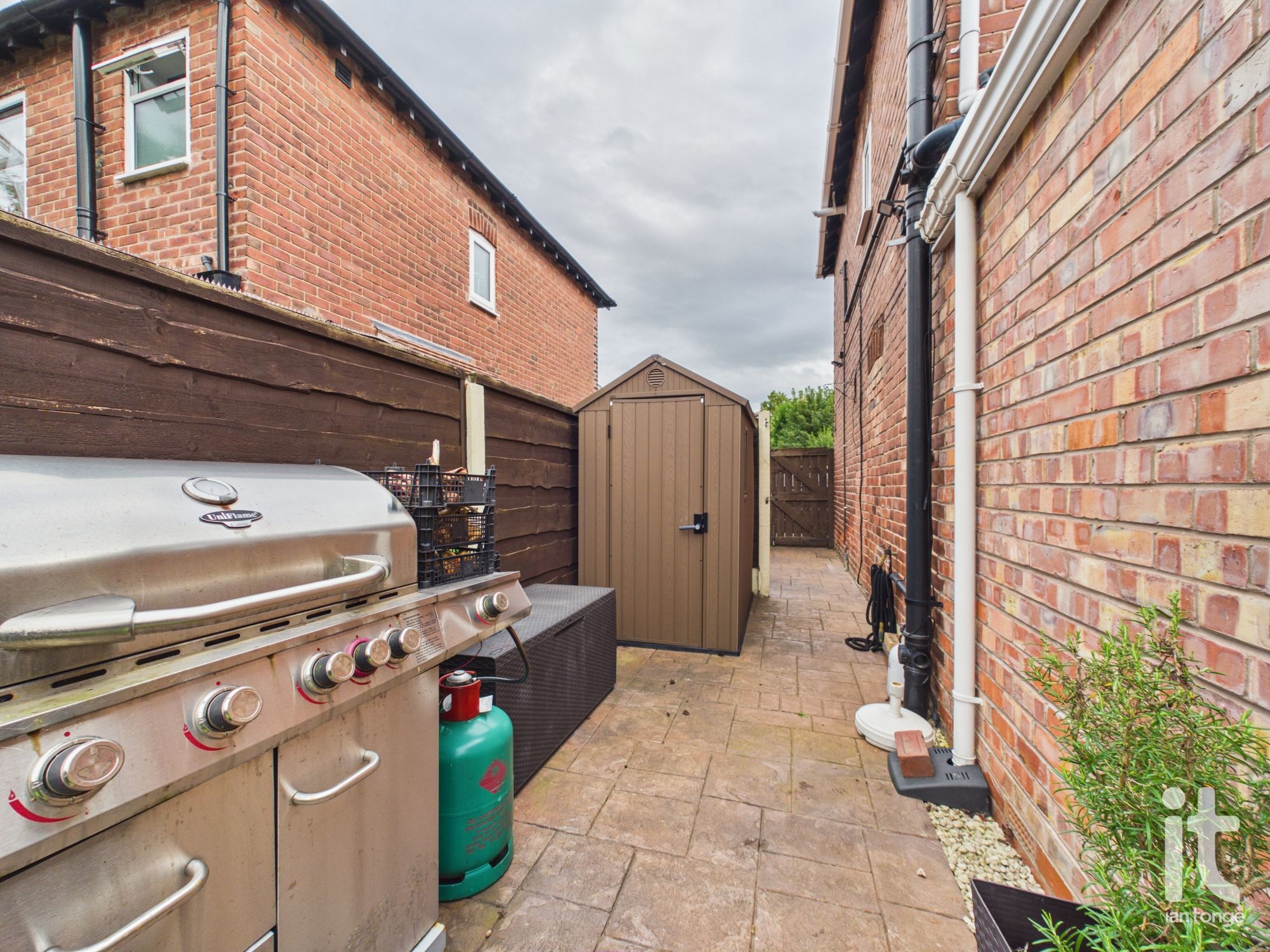 3 bedroom semi-detached house For Sale in Stockport - Photograph 27.