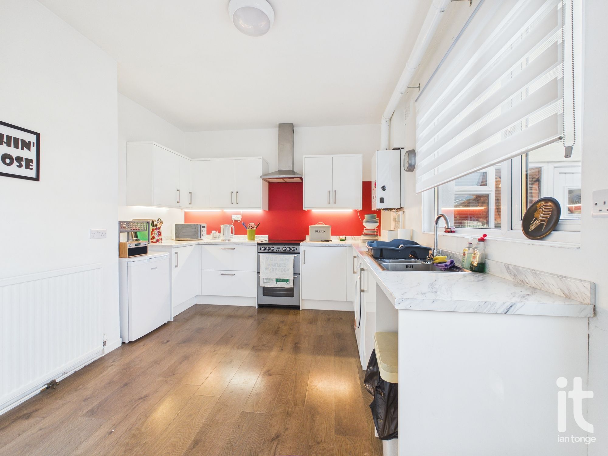 3 bedroom end terraced house Under Offer in Stockport - Photograph 11.