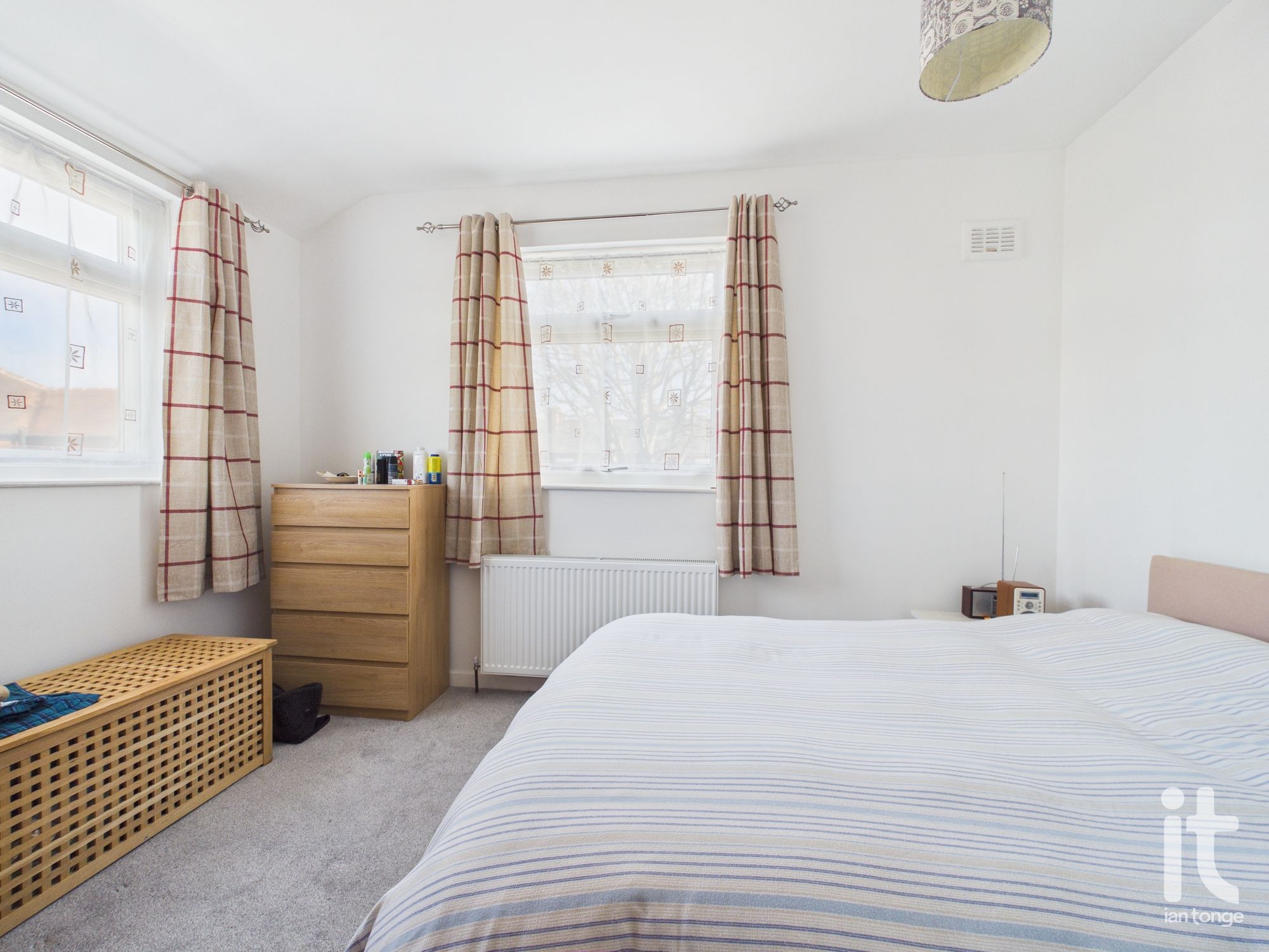 3 bedroom end terraced house Under Offer in Stockport - Photograph 13.
