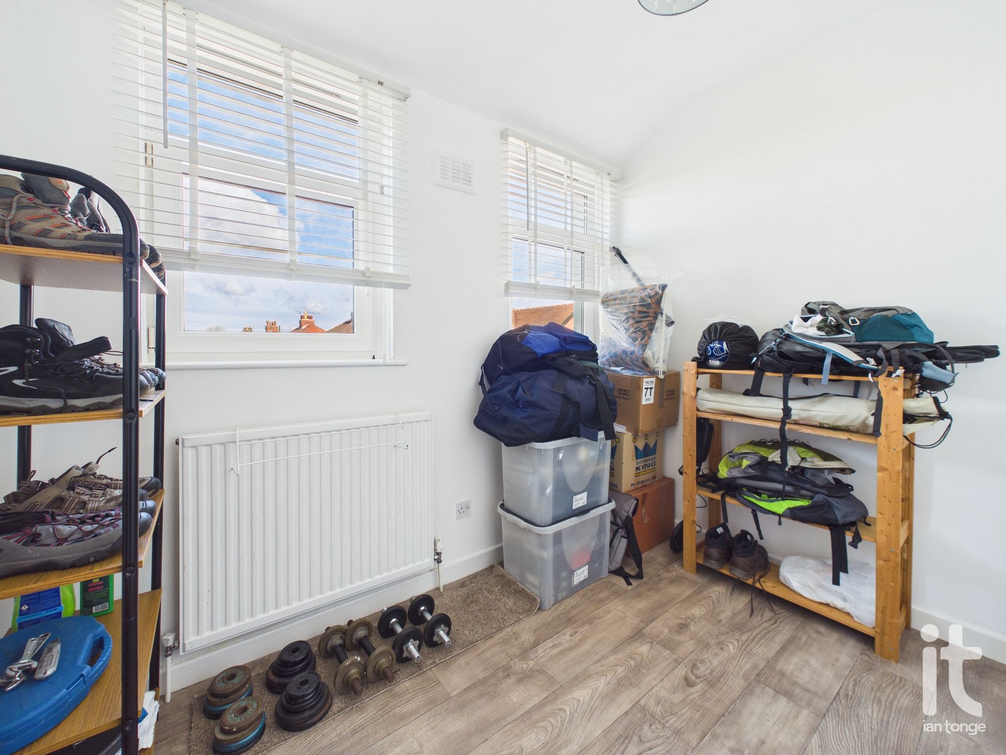 3 bedroom end terraced house Under Offer in Stockport - Photograph 15.