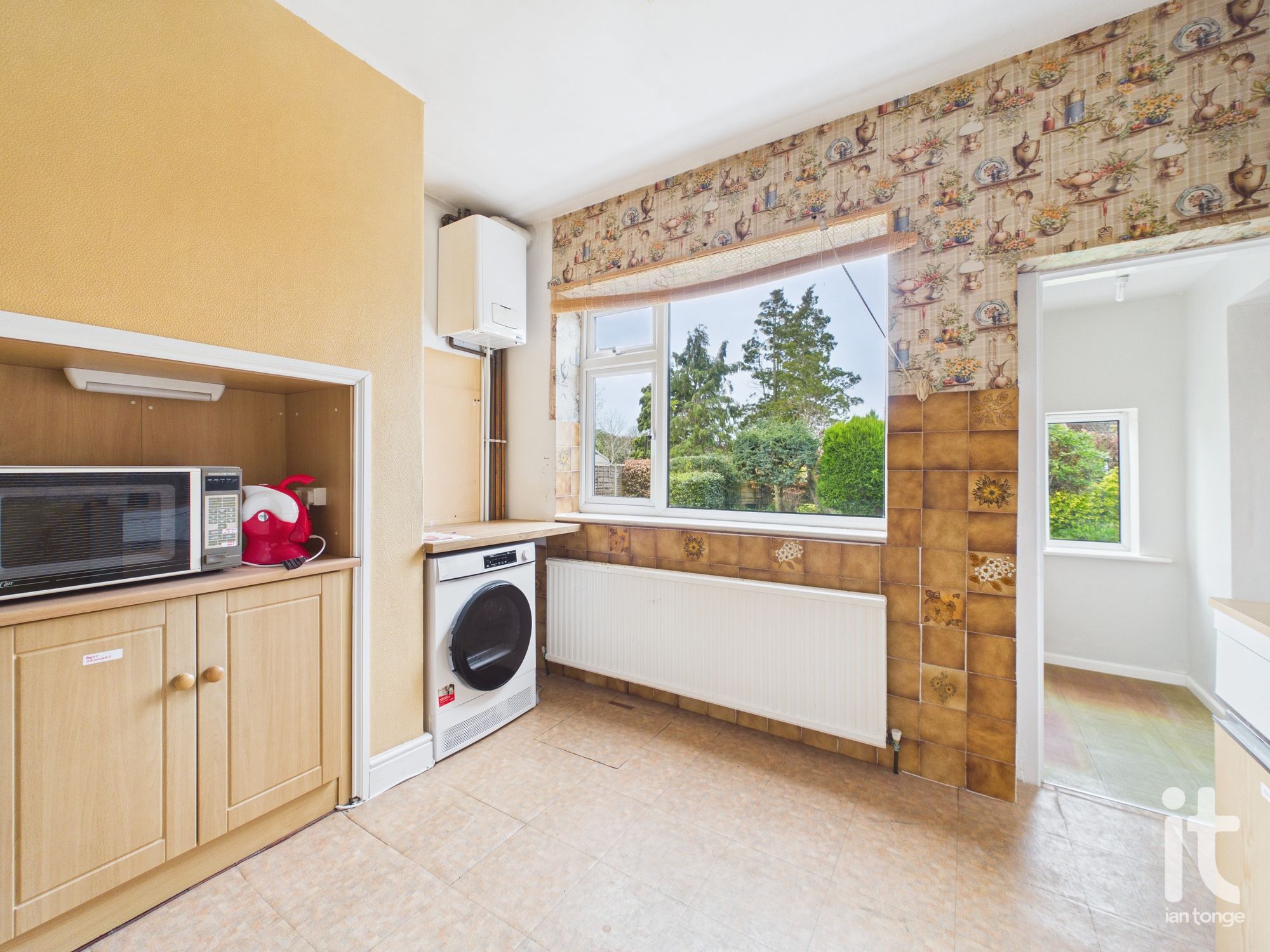 4 bedroom detached house Under Offer in Stockport - Photograph 9.