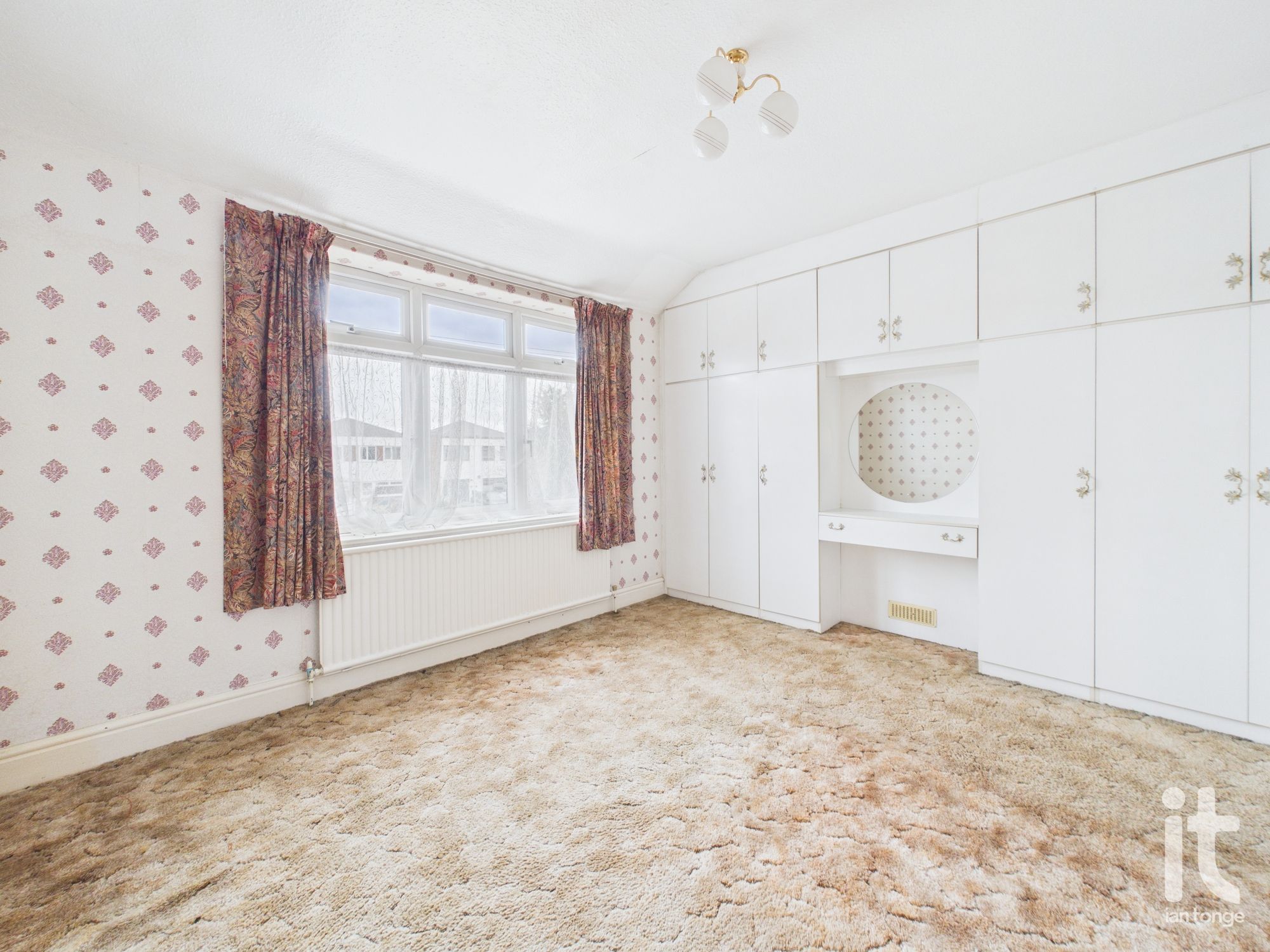 4 bedroom detached house Under Offer in Stockport - Photograph 14.