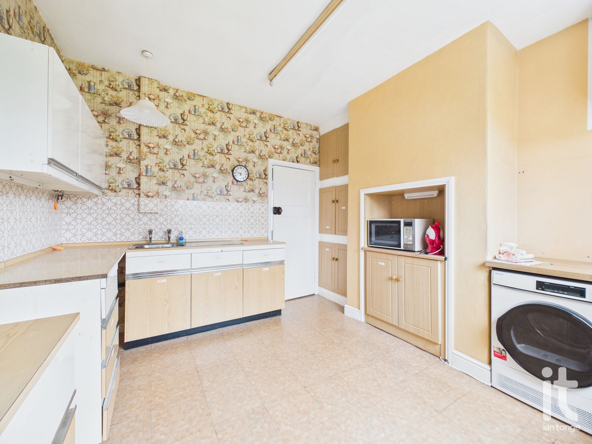 4 bedroom detached house Under Offer in Stockport - Photograph 10.