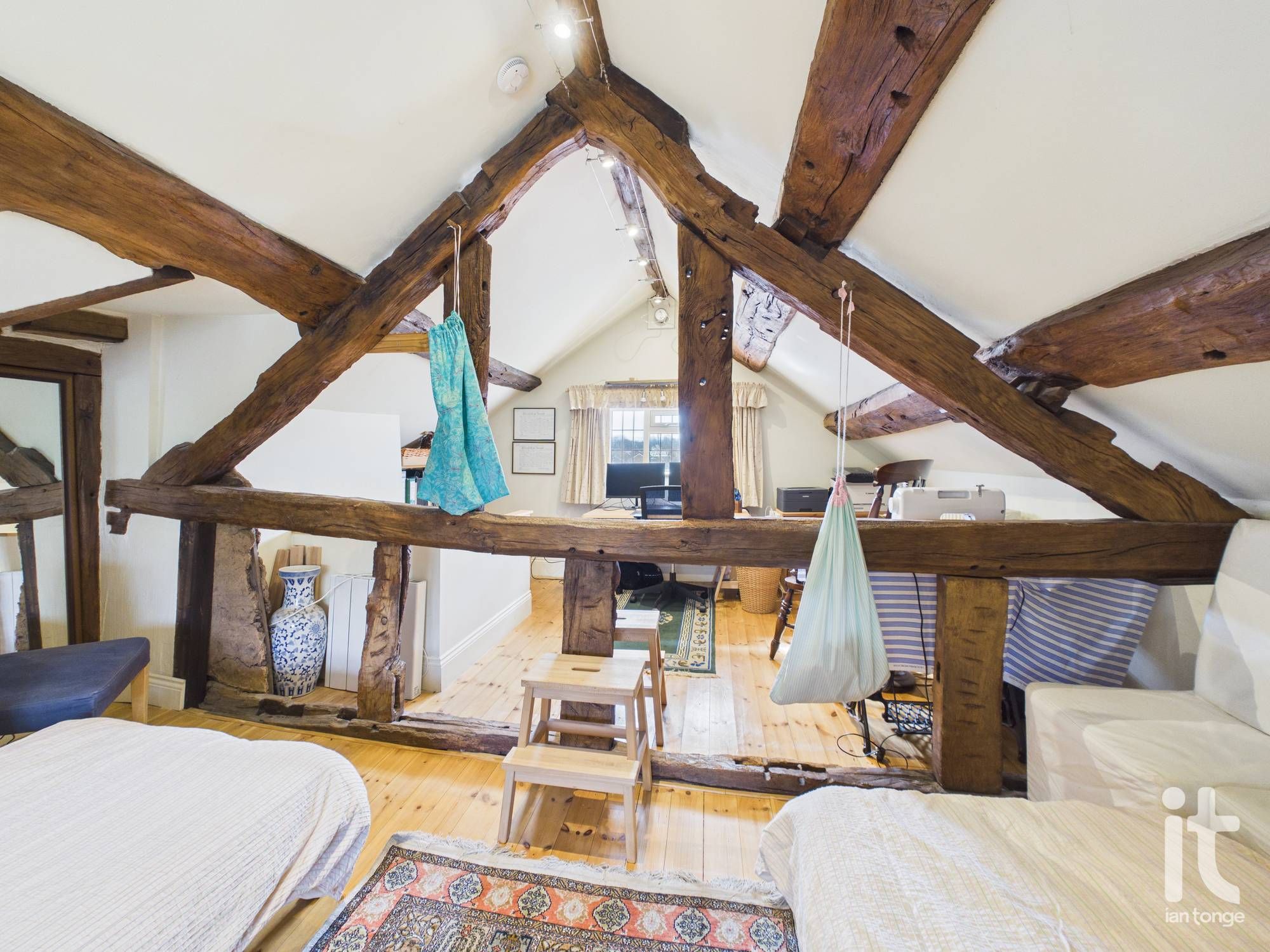 3 bedroom mid terraced house For Sale in Stockport - Photograph 15.
