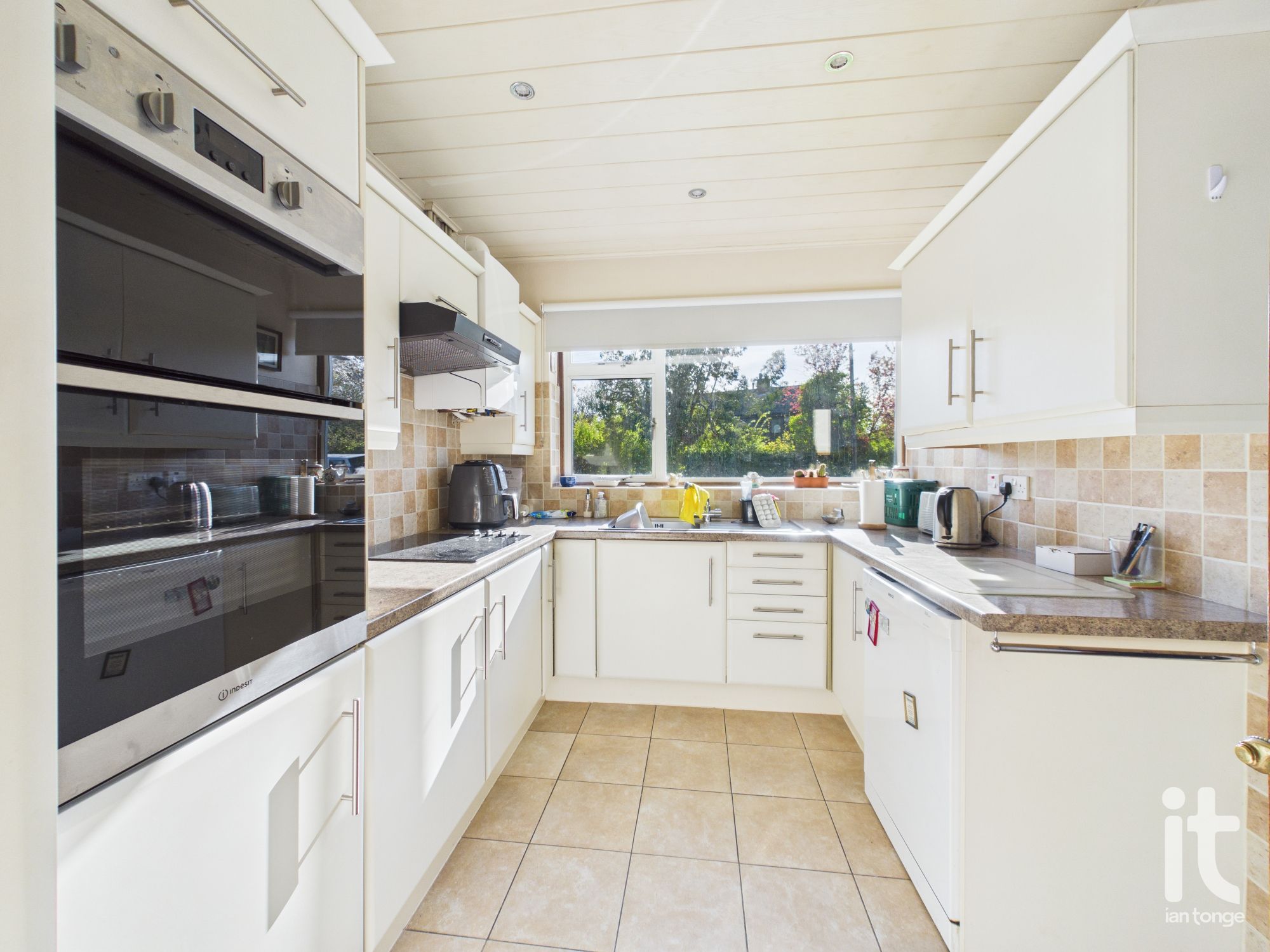 3 bedroom link detached house For Sale in Stockport - Property photograph.