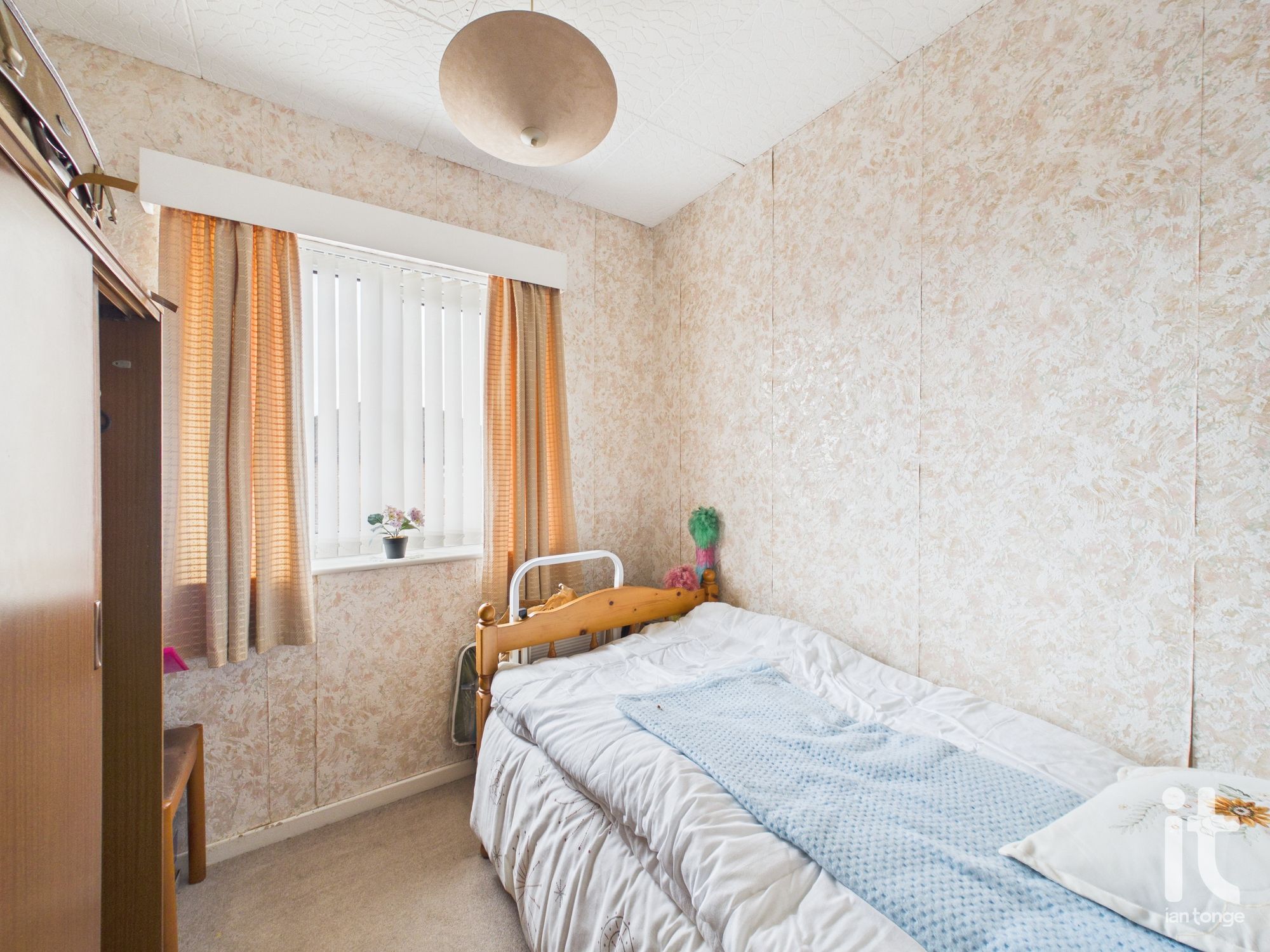 3 bedroom semi-detached house Under Offer in Stockport - Photograph 13.