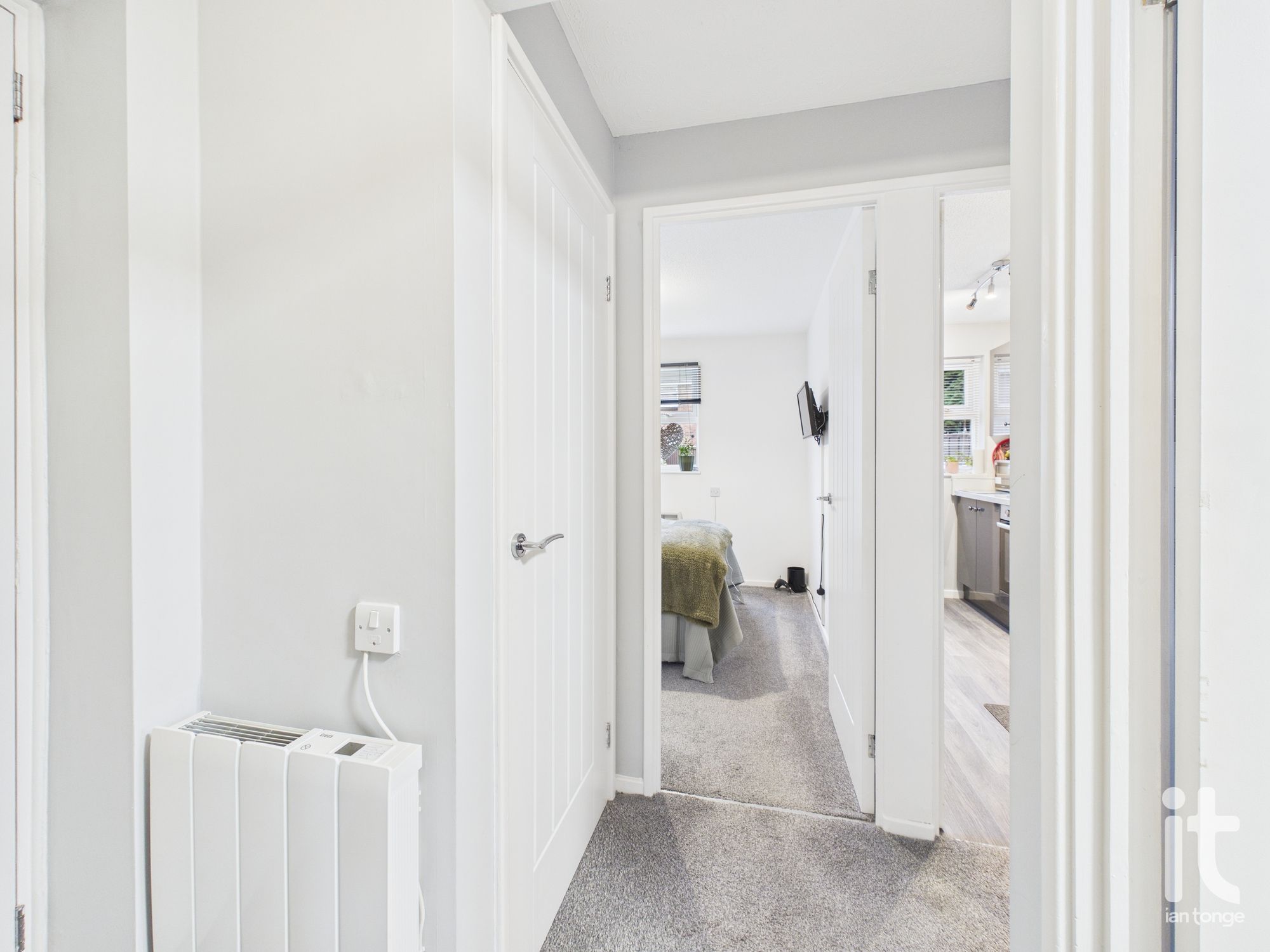 1 bedroom apartment flat/apartment For Sale in Stockport - Photograph 7.