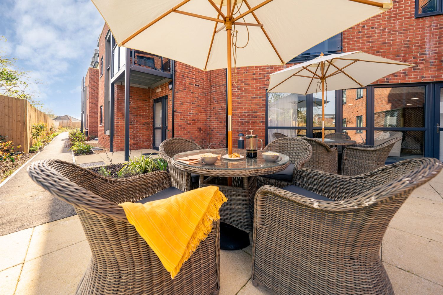 2 bedroom apartment flat/apartment To Let in Stockport - Exterior.