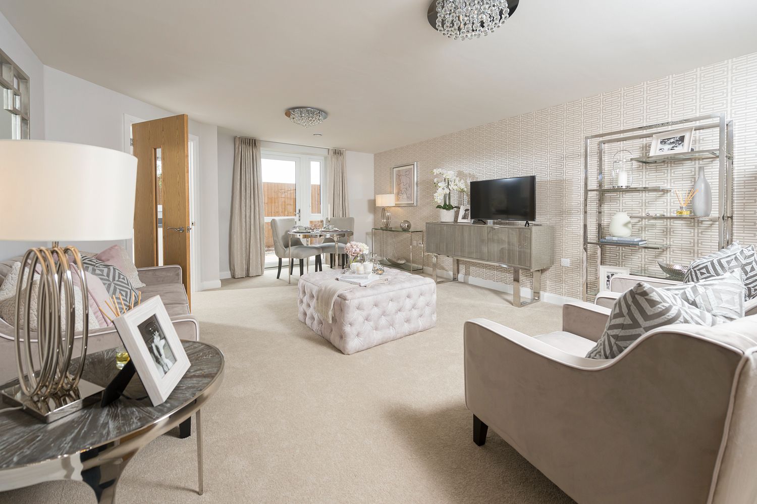 2 bedroom apartment flat/apartment To Let in Stockport - Lounge.