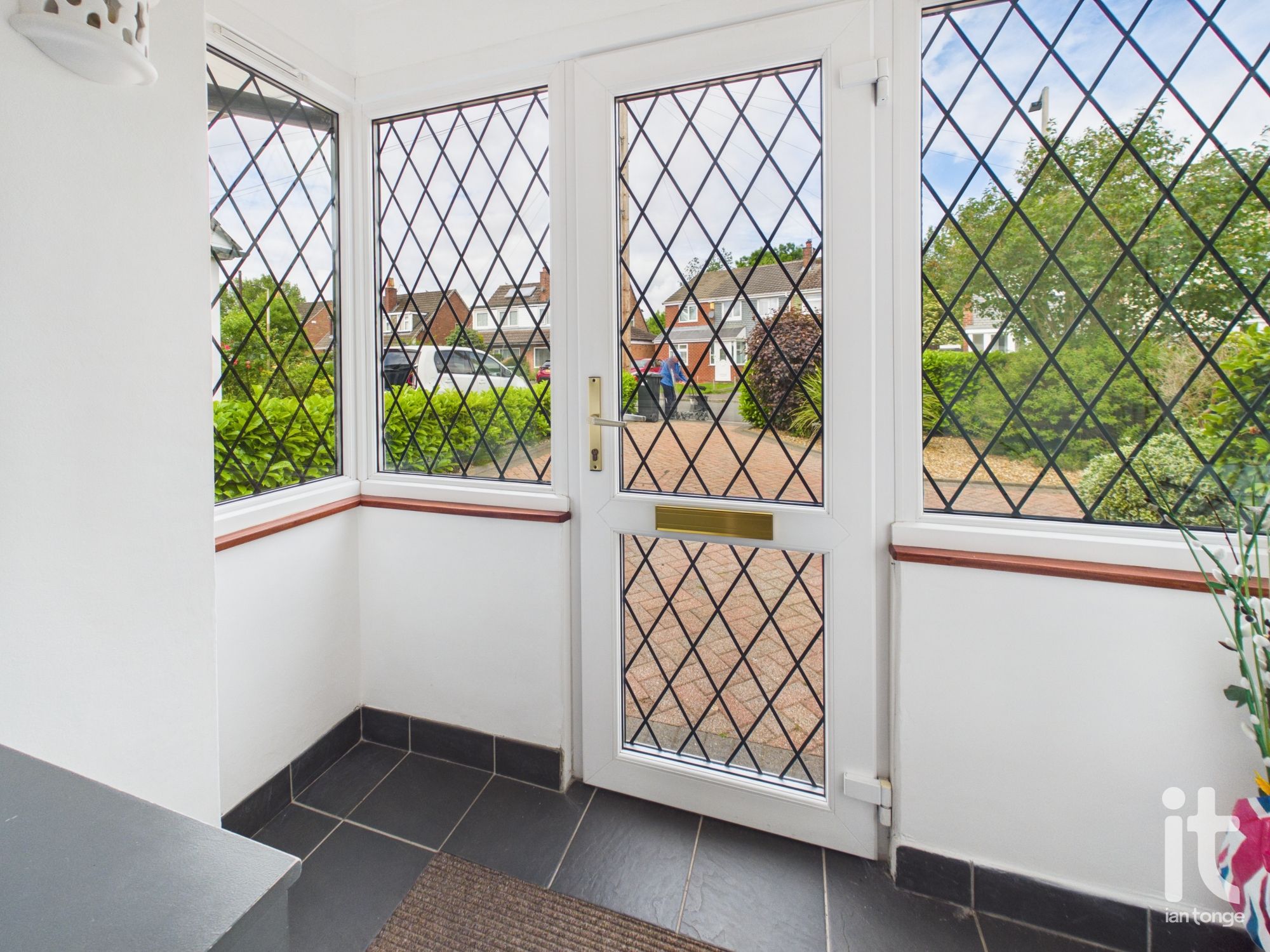 4 bedroom semi-detached house For Sale in Stockport - Photograph 6.