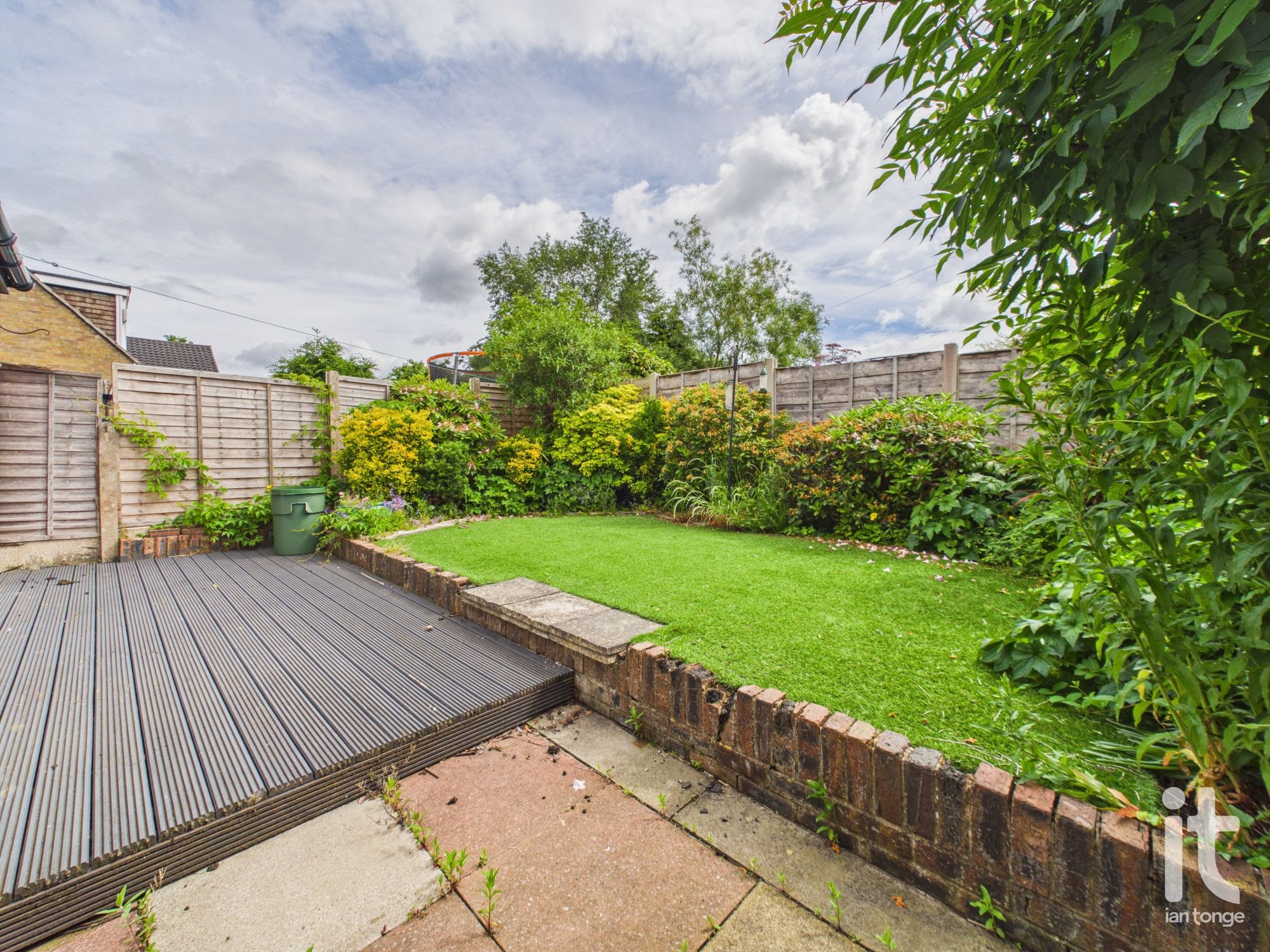 4 bedroom semi-detached house For Sale in Stockport - Photograph 25.