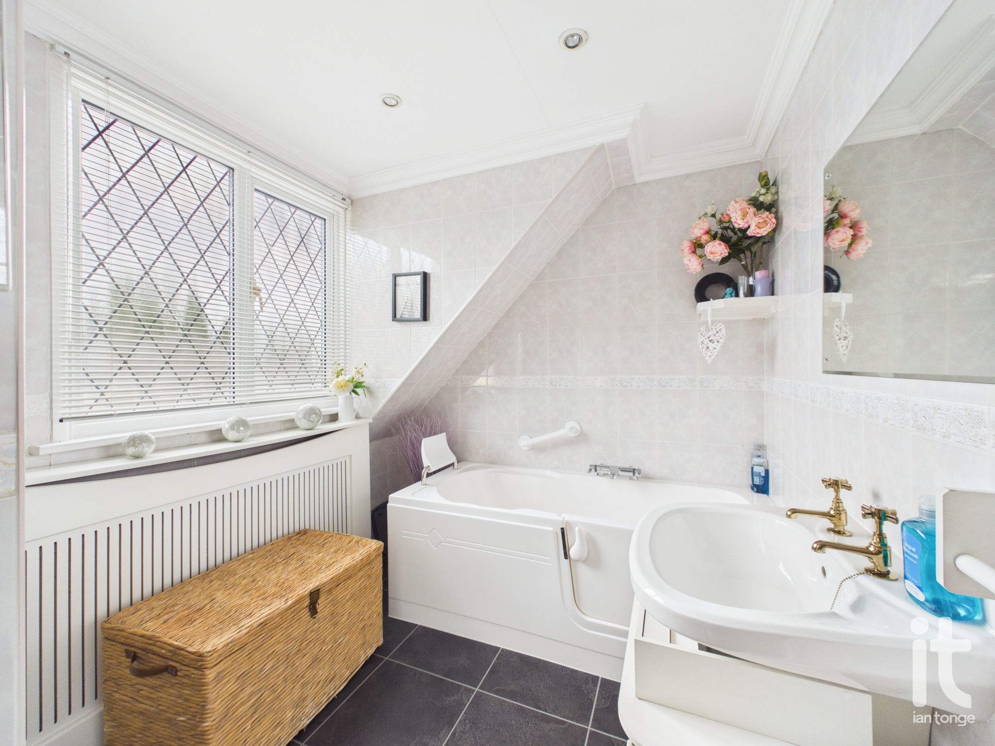 4 bedroom semi-detached house For Sale in Stockport - Photograph 22.