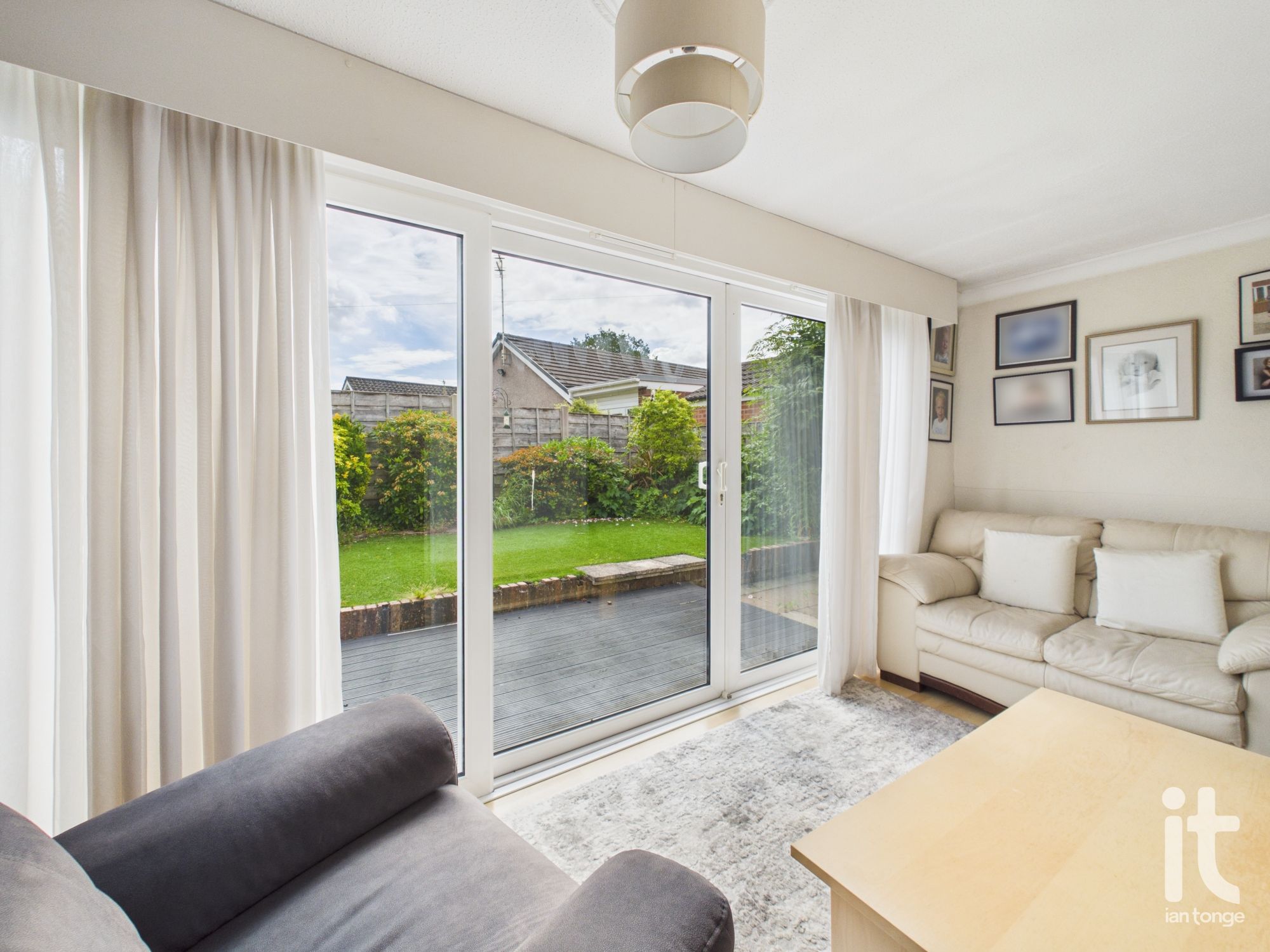 4 bedroom semi-detached house For Sale in Stockport - Photograph 11.