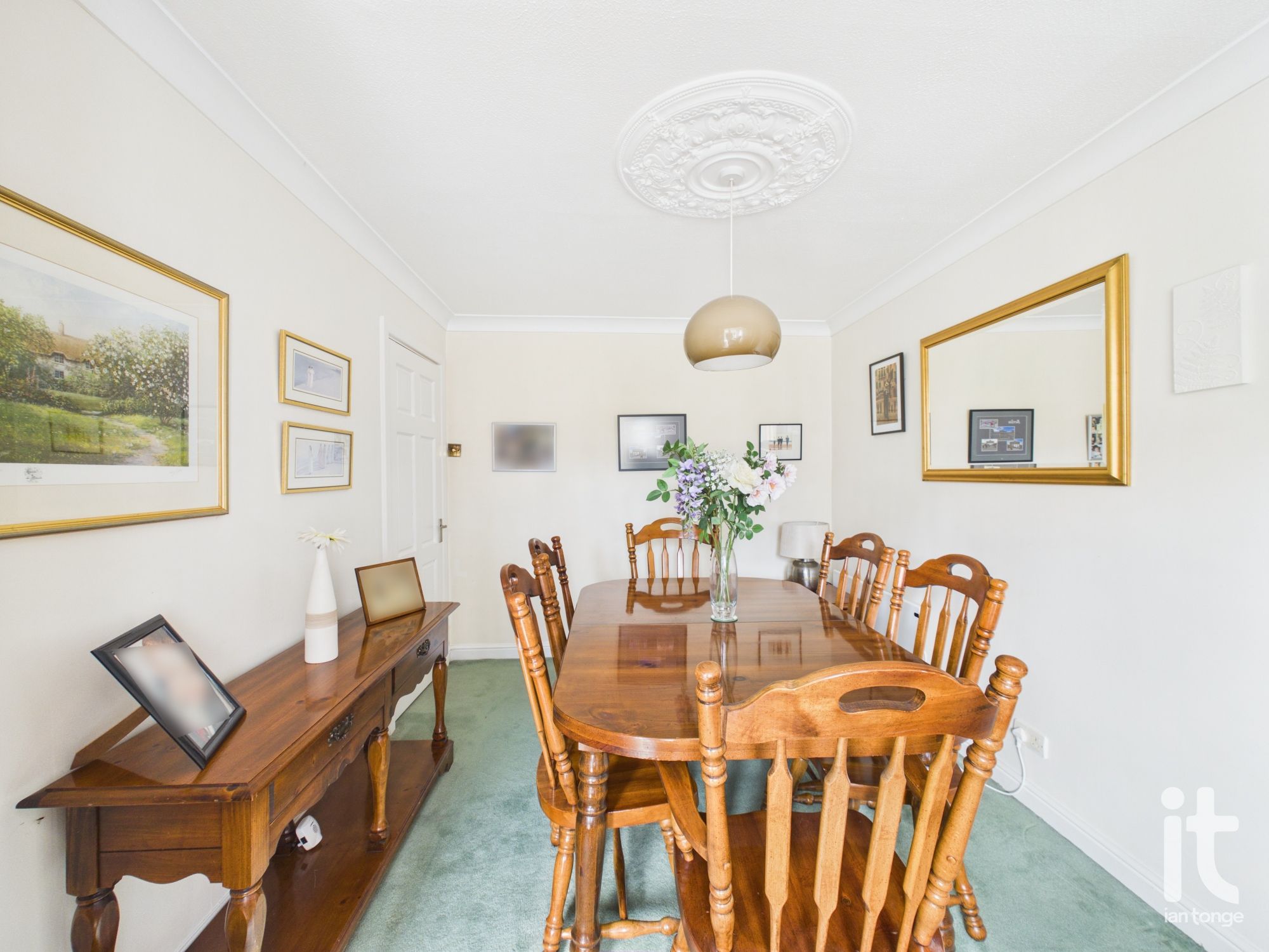 4 bedroom semi-detached house For Sale in Stockport - Photograph 9.