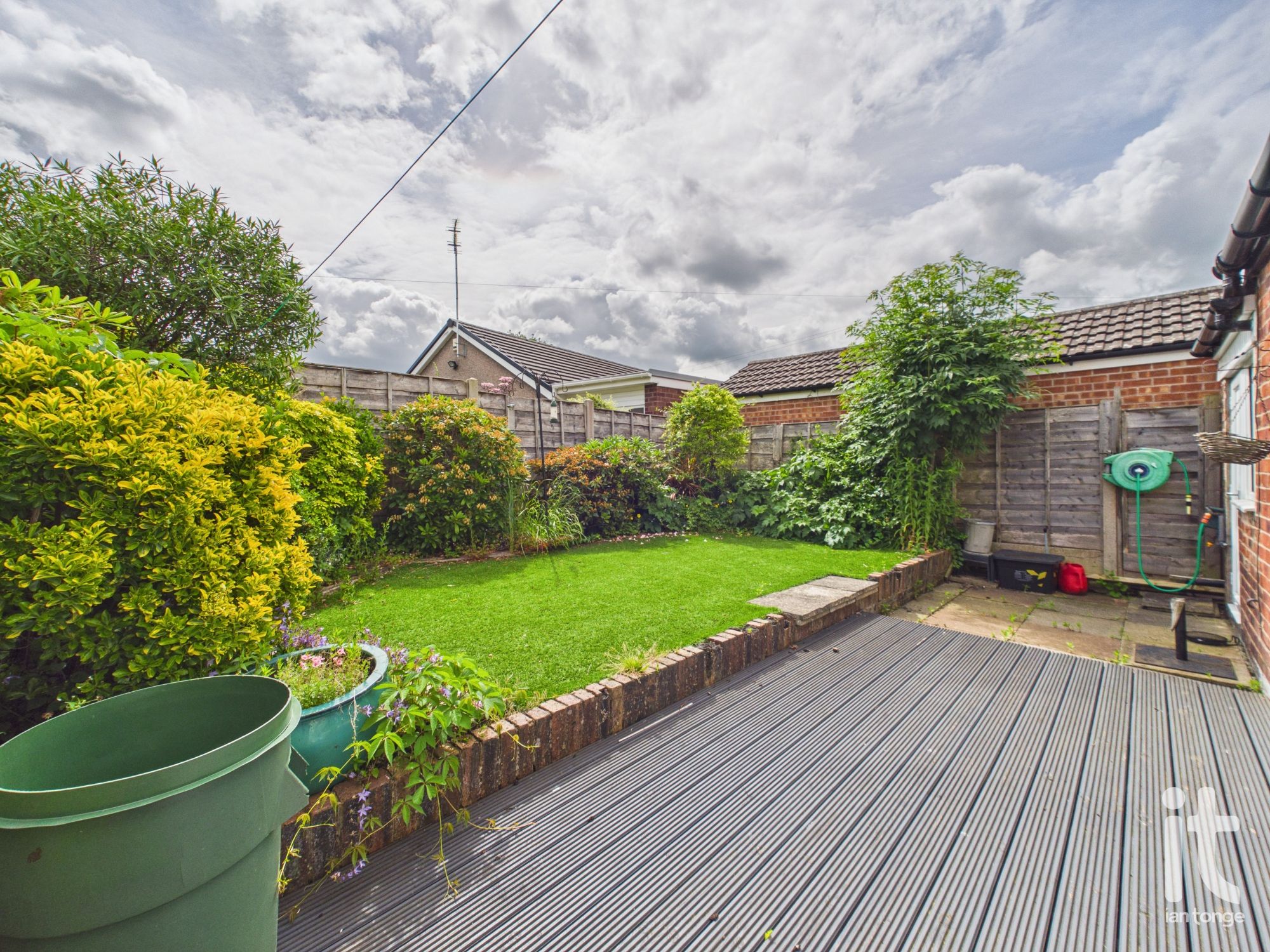 4 bedroom semi-detached house For Sale in Stockport - Photograph 5.