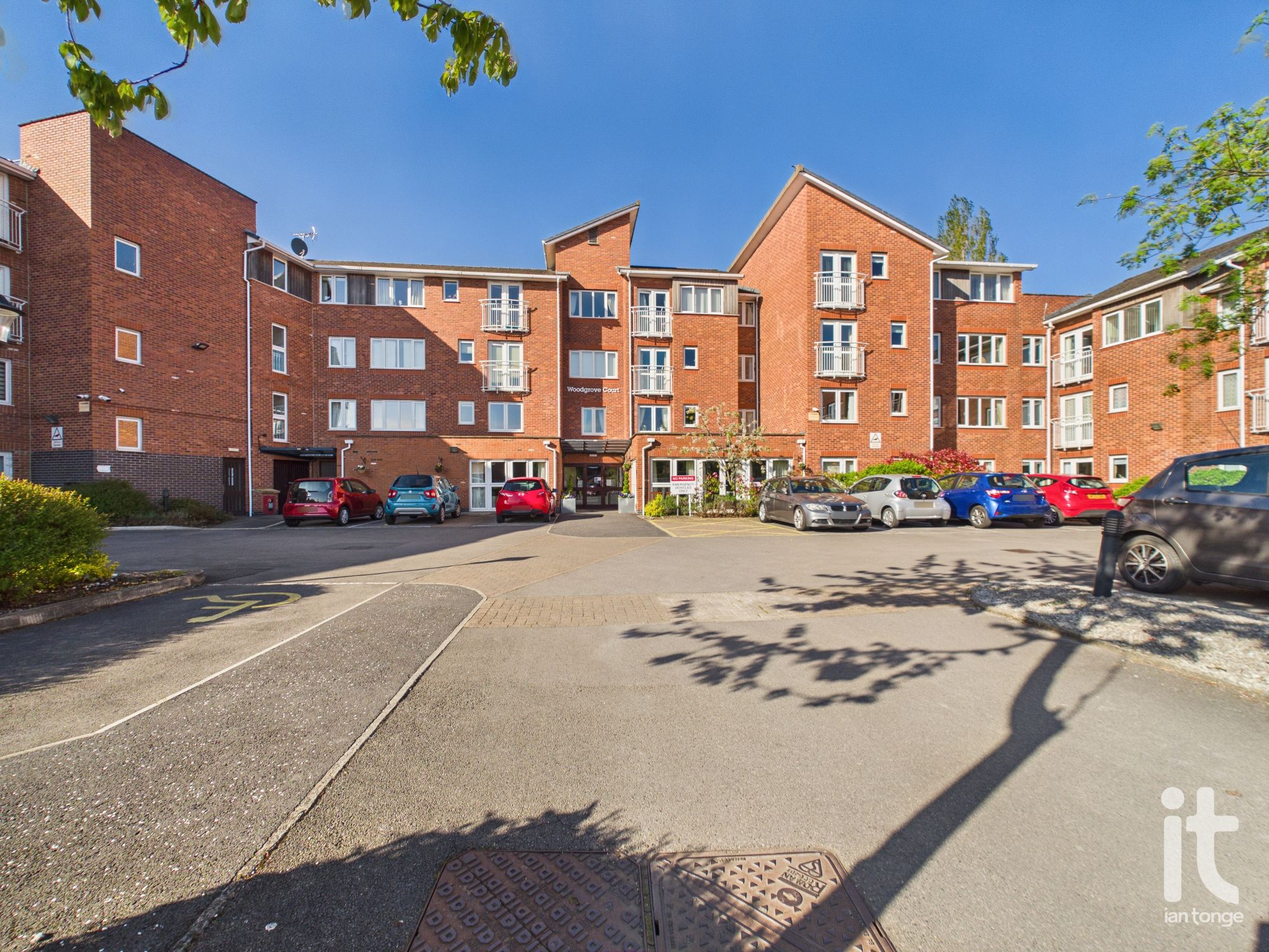 1 bedroom apartment flat/apartment For Sale in Stockport - Property photograph.
