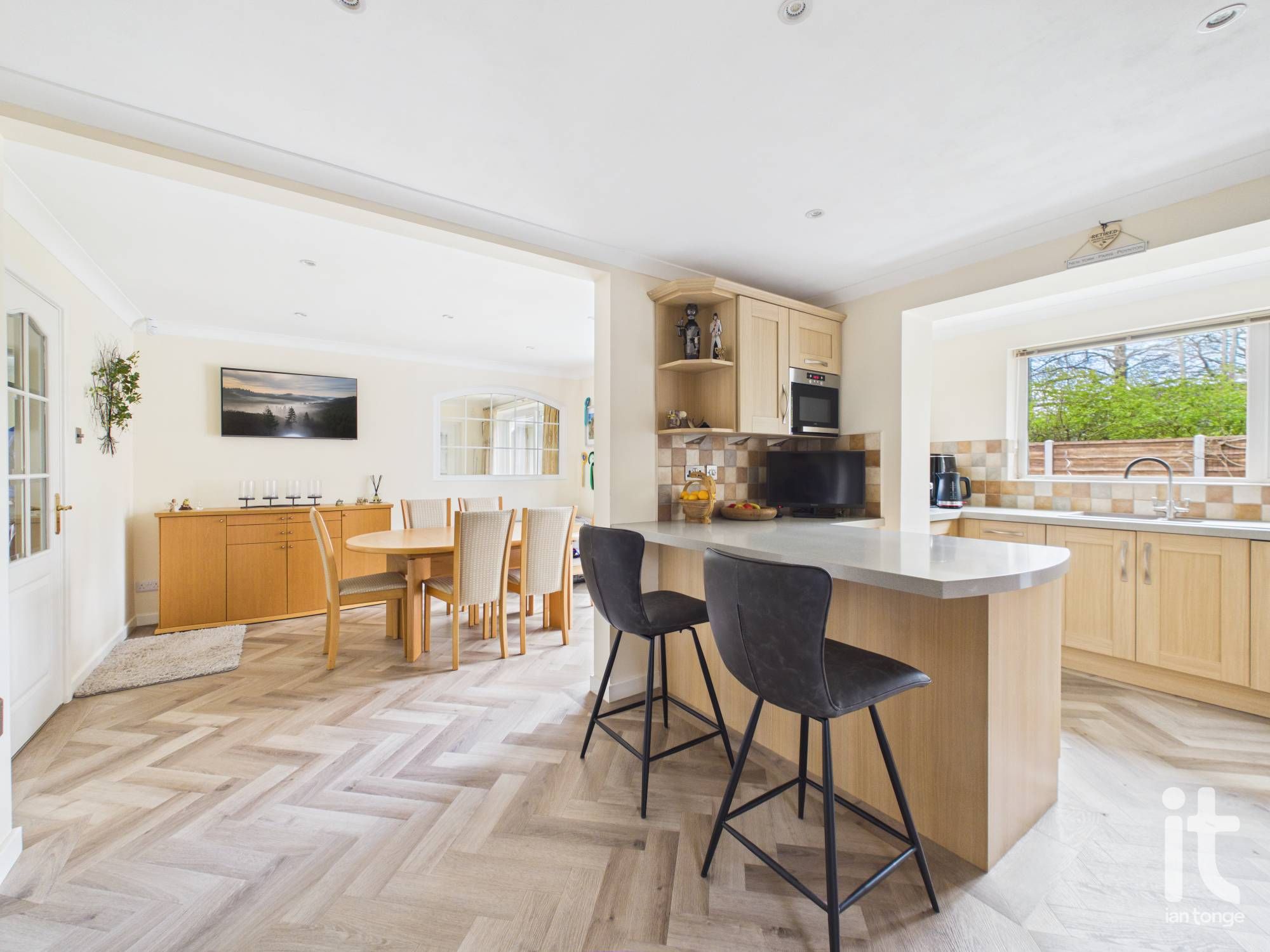 4 bedroom detached house For Sale in Stockport - Photograph 2.