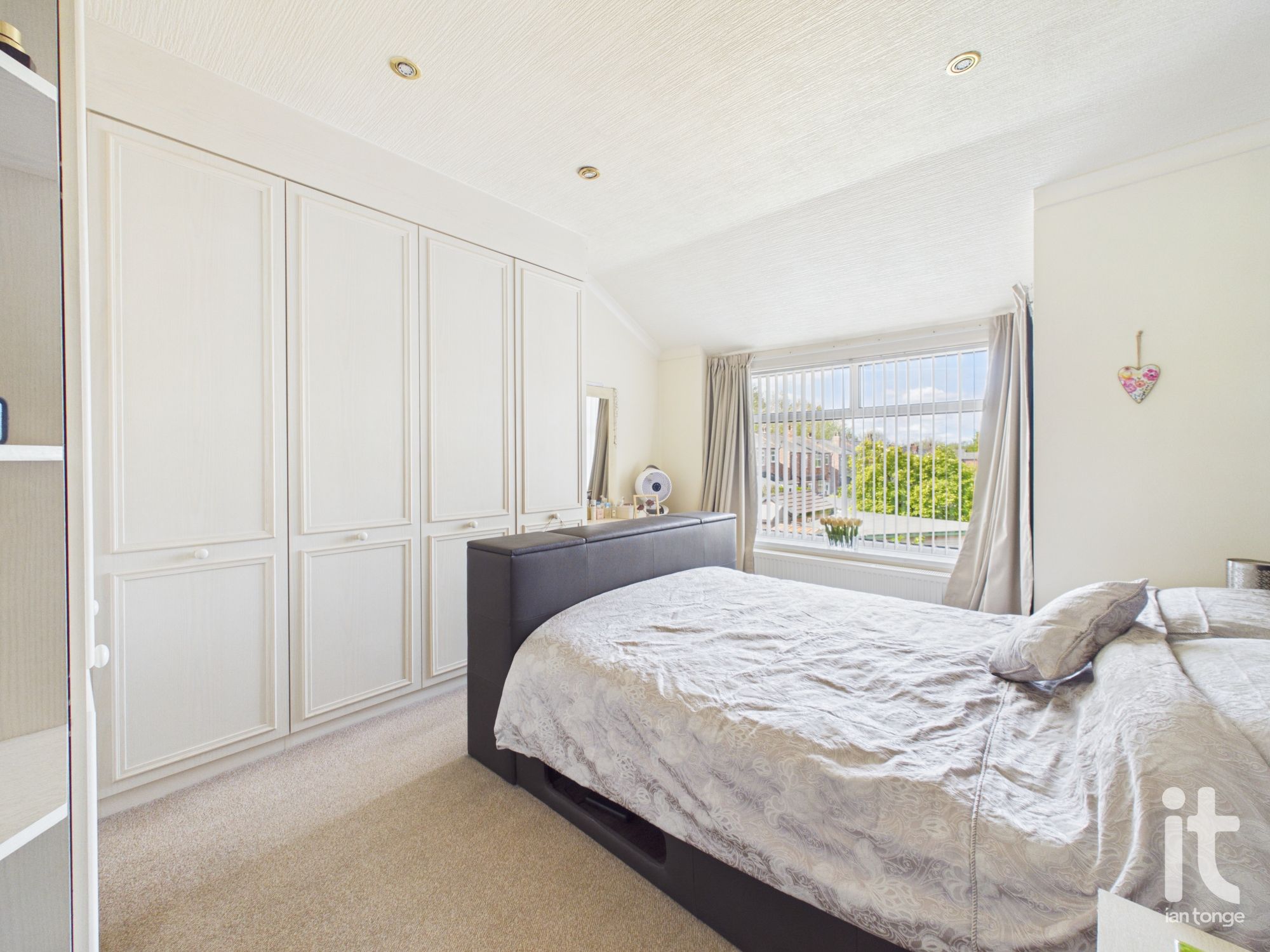 3 bedroom semi-detached house For Sale in Stockport - Photograph 16.