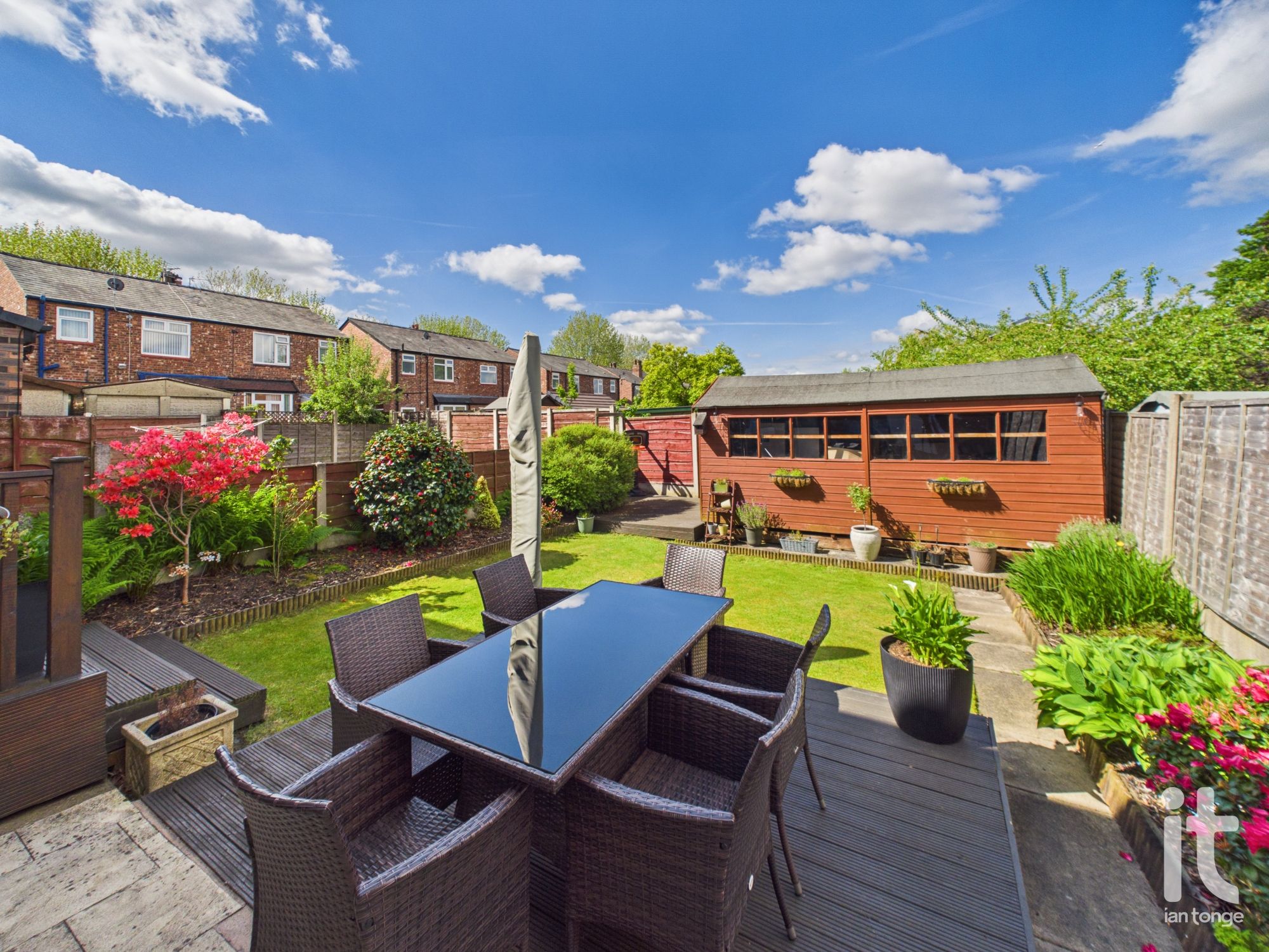 3 bedroom semi-detached house For Sale in Stockport - Property photograph.
