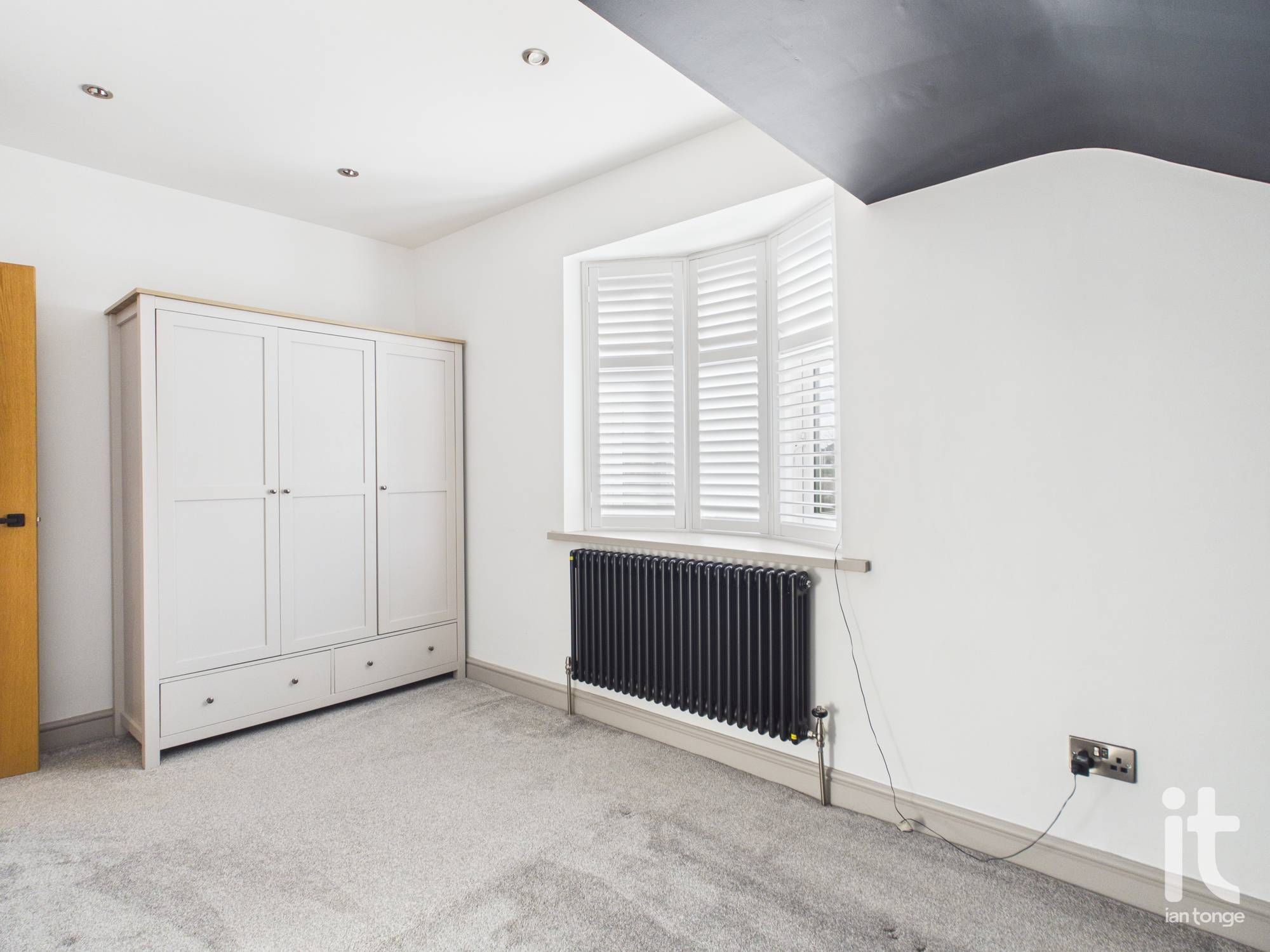 4 bedroom detached house For Sale in Stockport - Photograph 15.