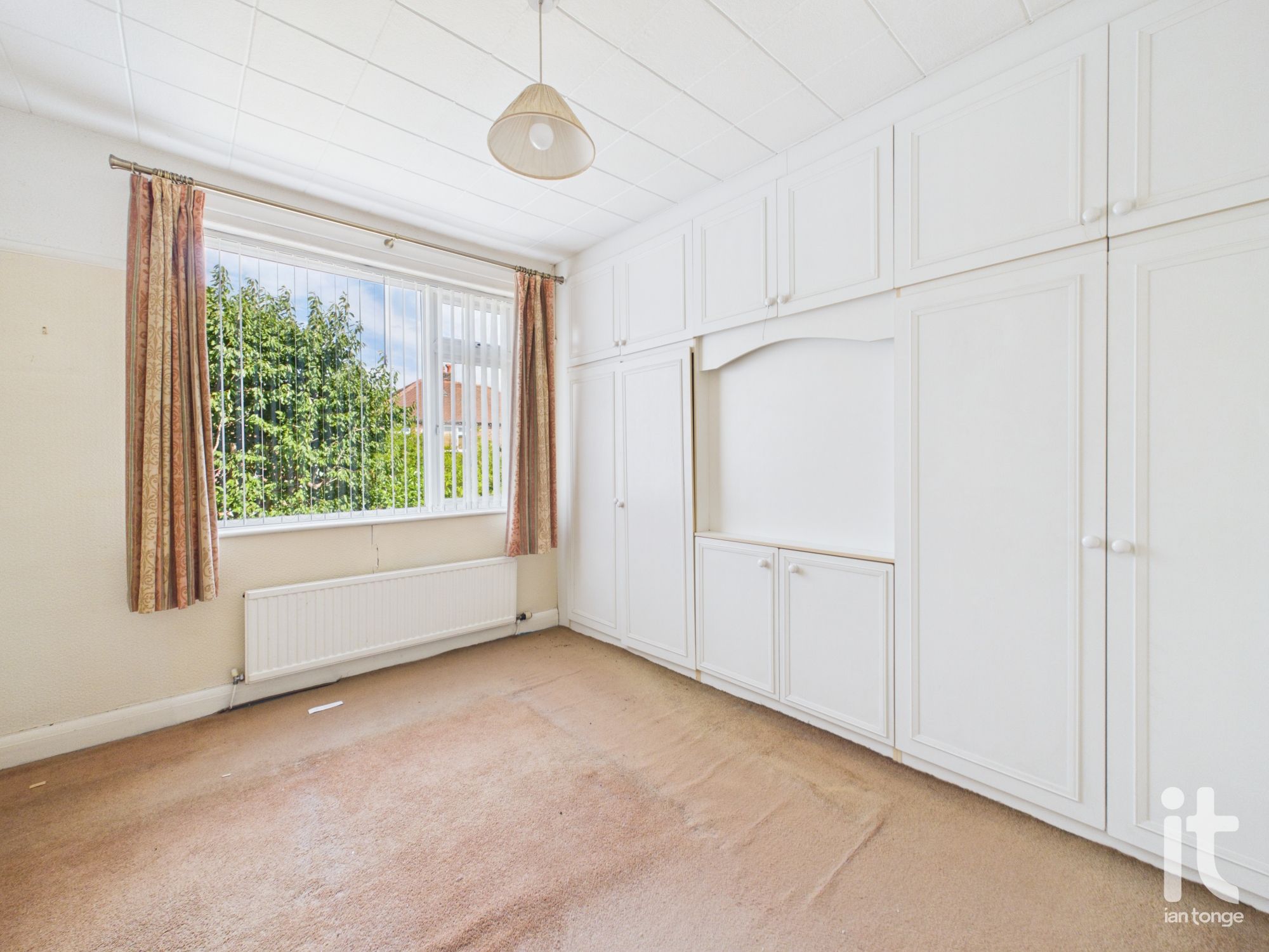 3 bedroom detached house For Sale in Stockport - Photograph 10.