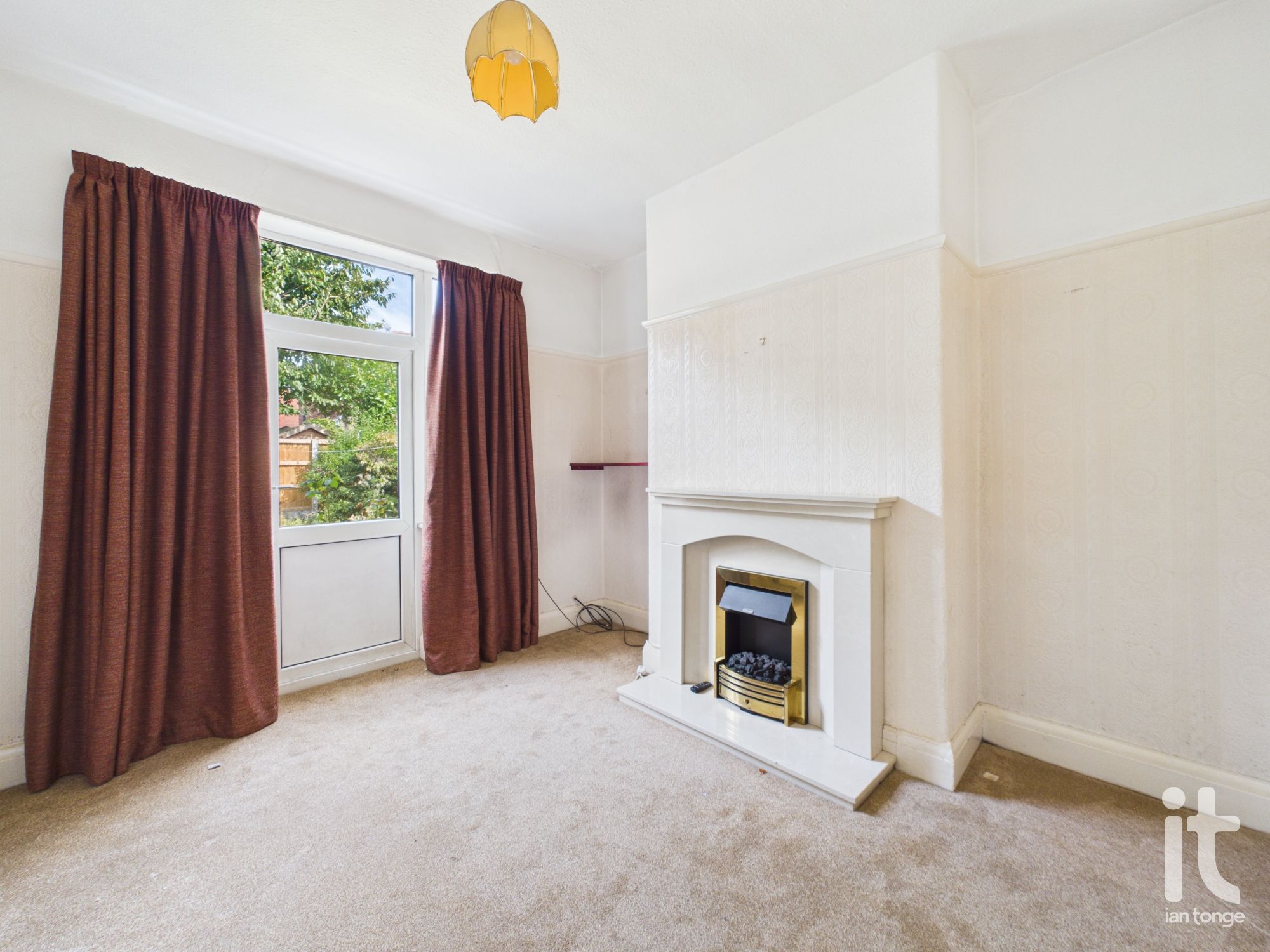 3 bedroom detached house For Sale in Stockport - Photograph 6.